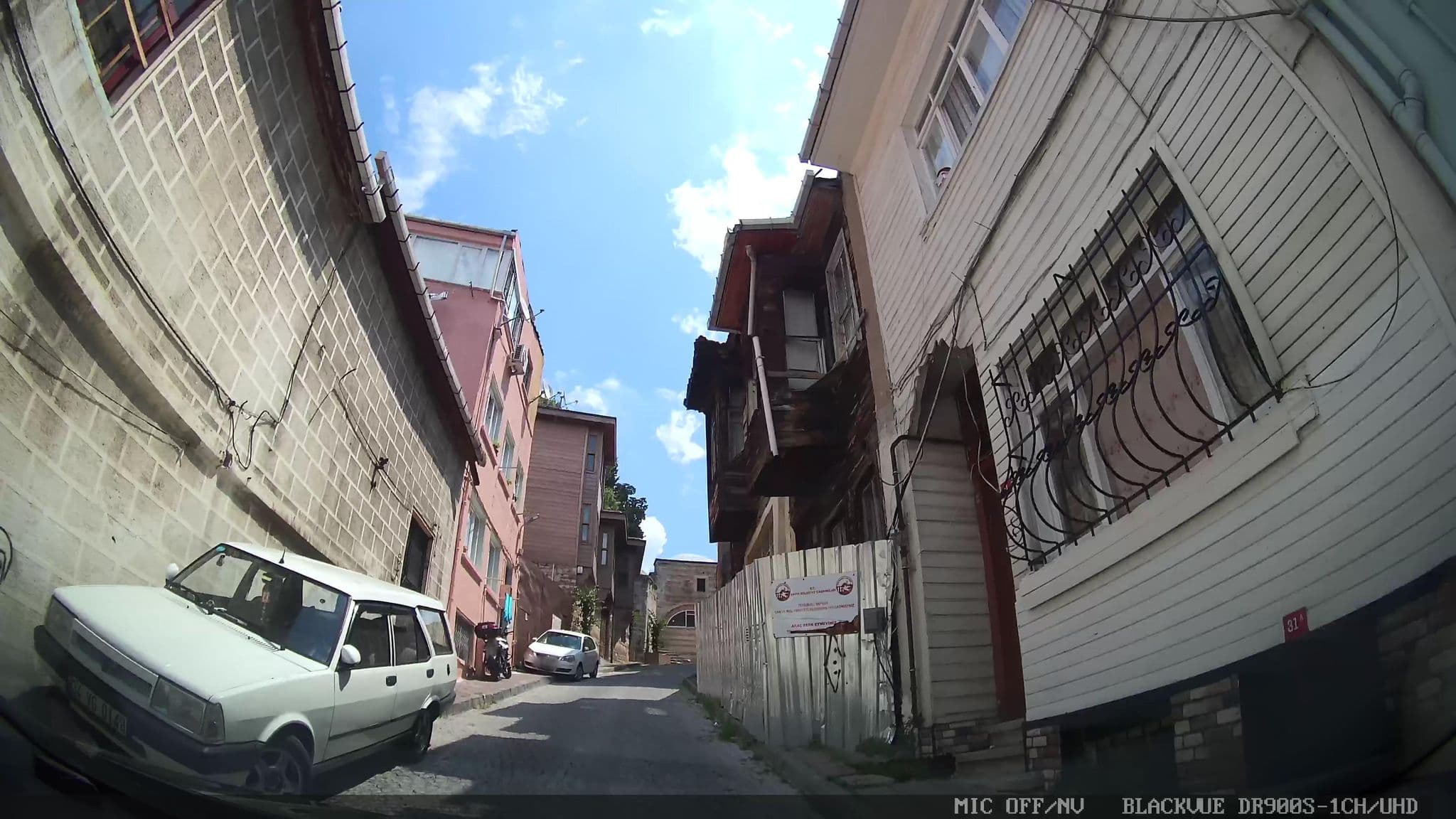 Street view near Honey Hotel, Sultanahmet — © asturksever (CC BY-SA · Mapillary)