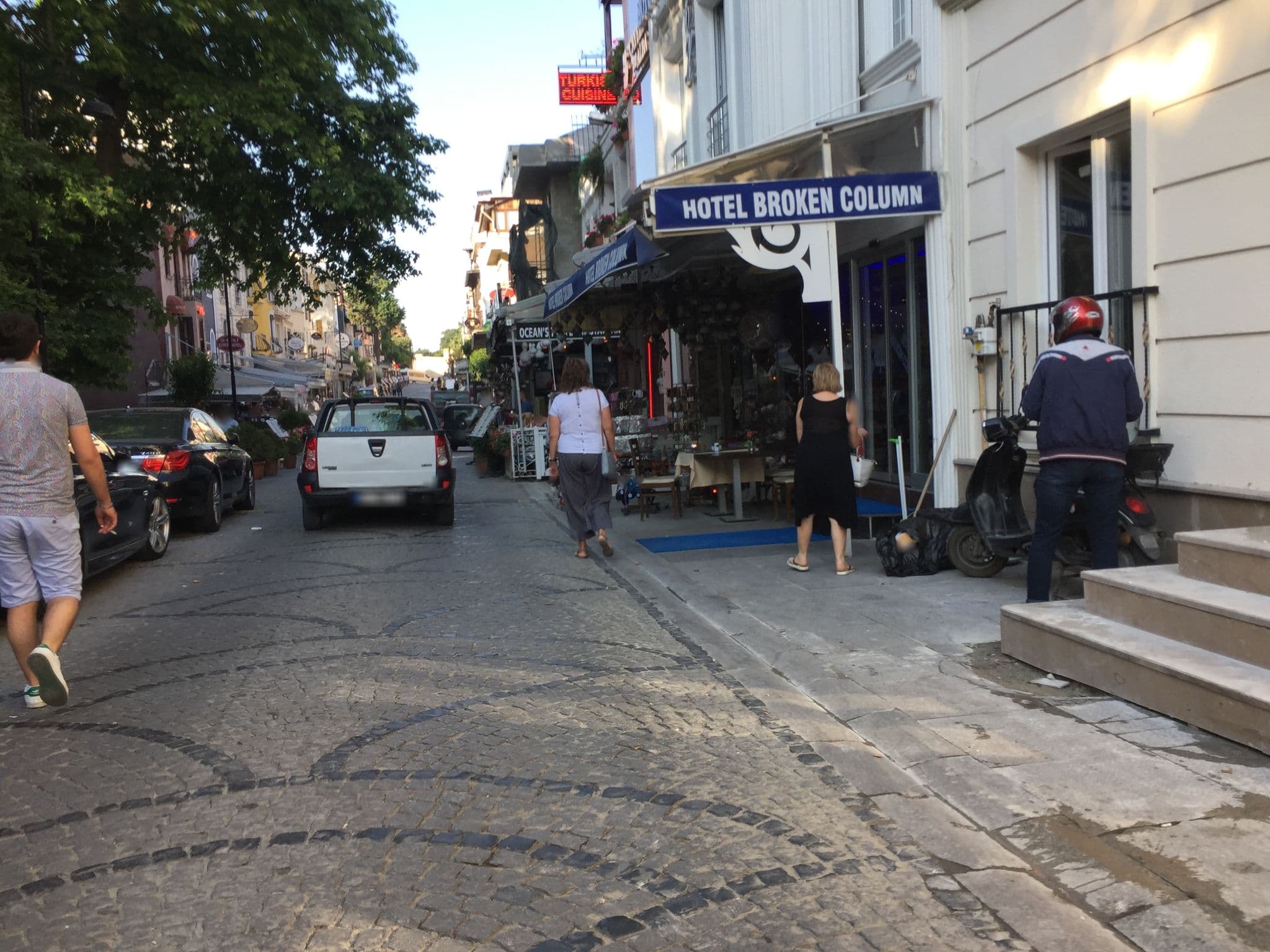 Street view near Center Hill Hotel, Sultanahmet — © sessiznotalar (CC BY-SA · Mapillary)