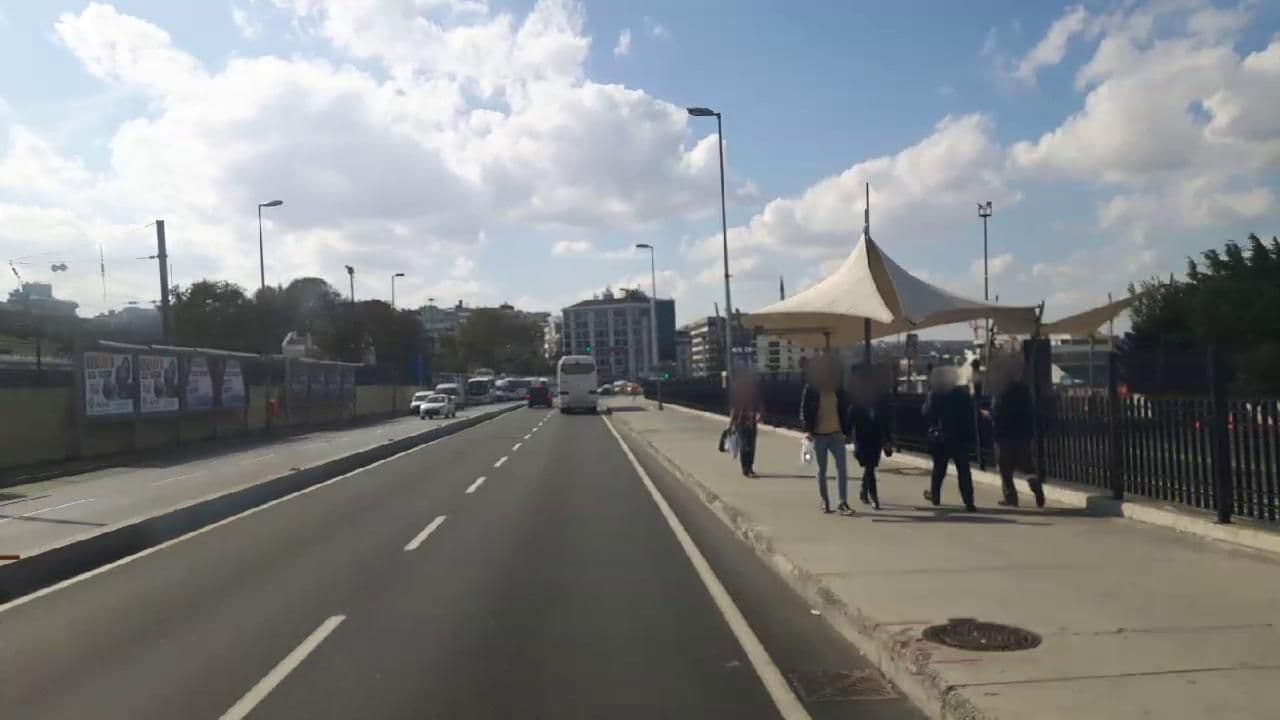 Street view near Yasmak Otel Havuzbaşı, Eminönü — © roadroid (CC BY-SA · Mapillary)