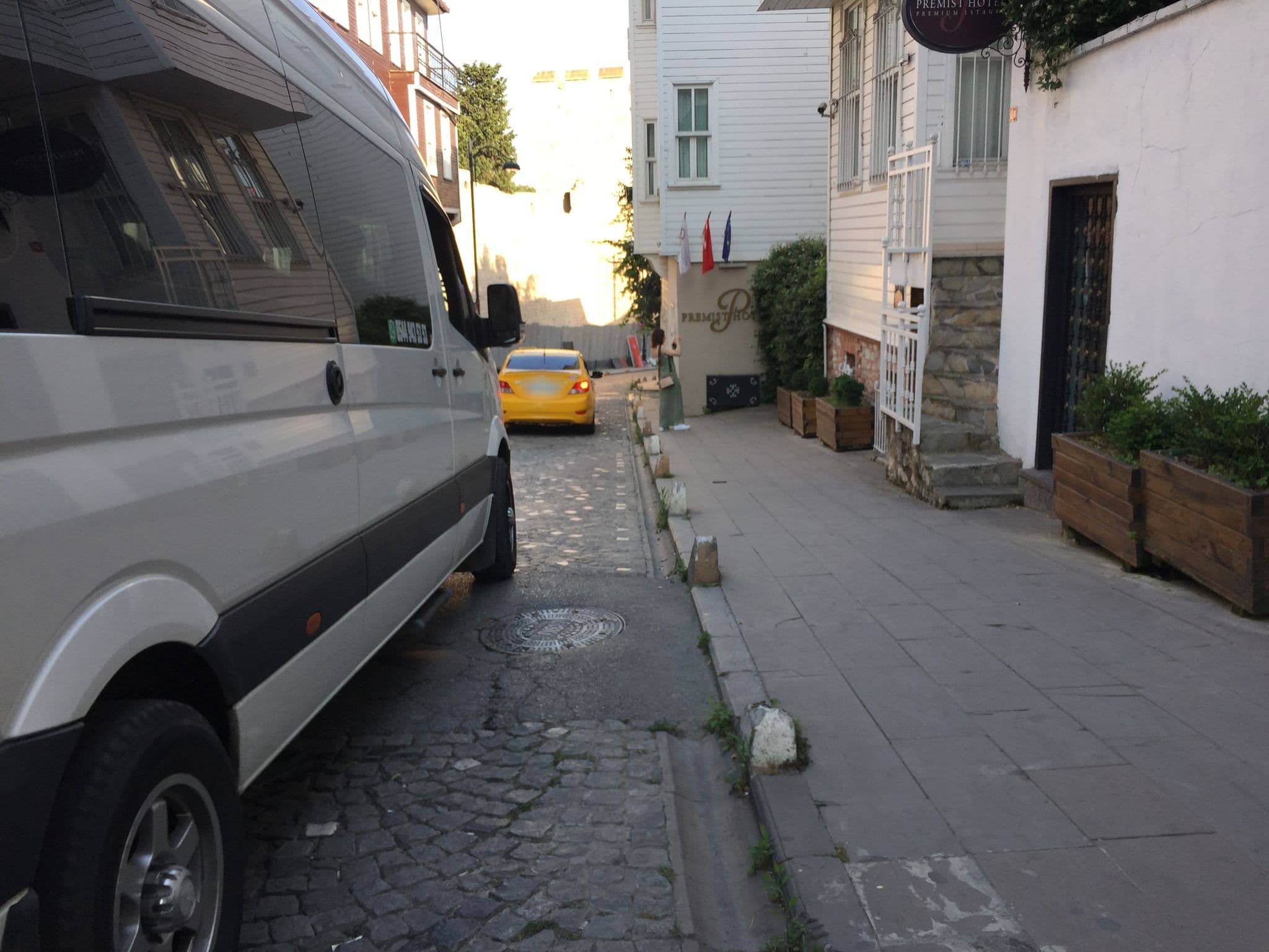 Street view near Ishakpasa Konagi, Sultanahmet — © sessiznotalar (CC BY-SA · Mapillary)