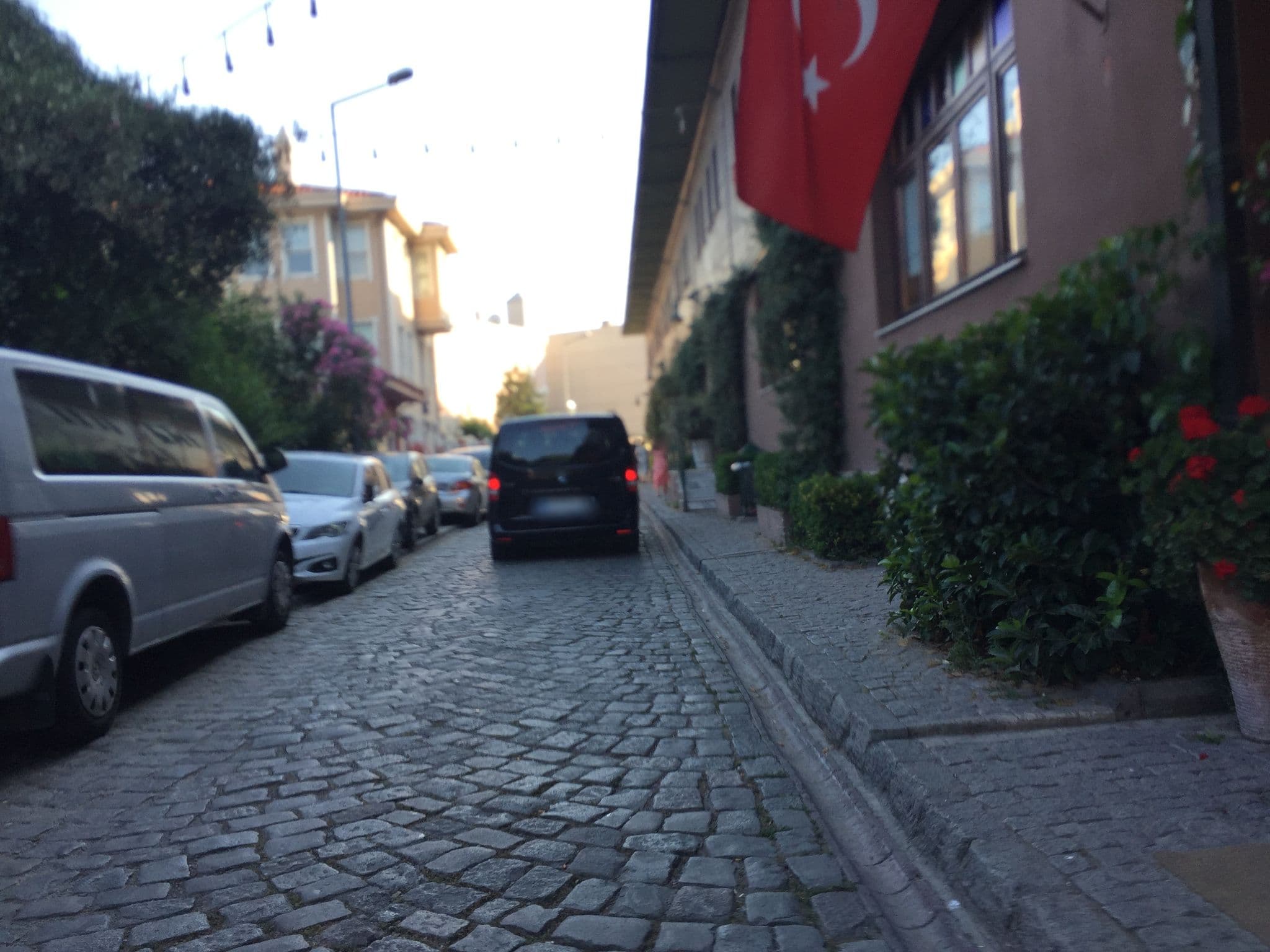 Street view near Armada Lounge, Sultanahmet — © sessiznotalar (CC BY-SA · Mapillary)