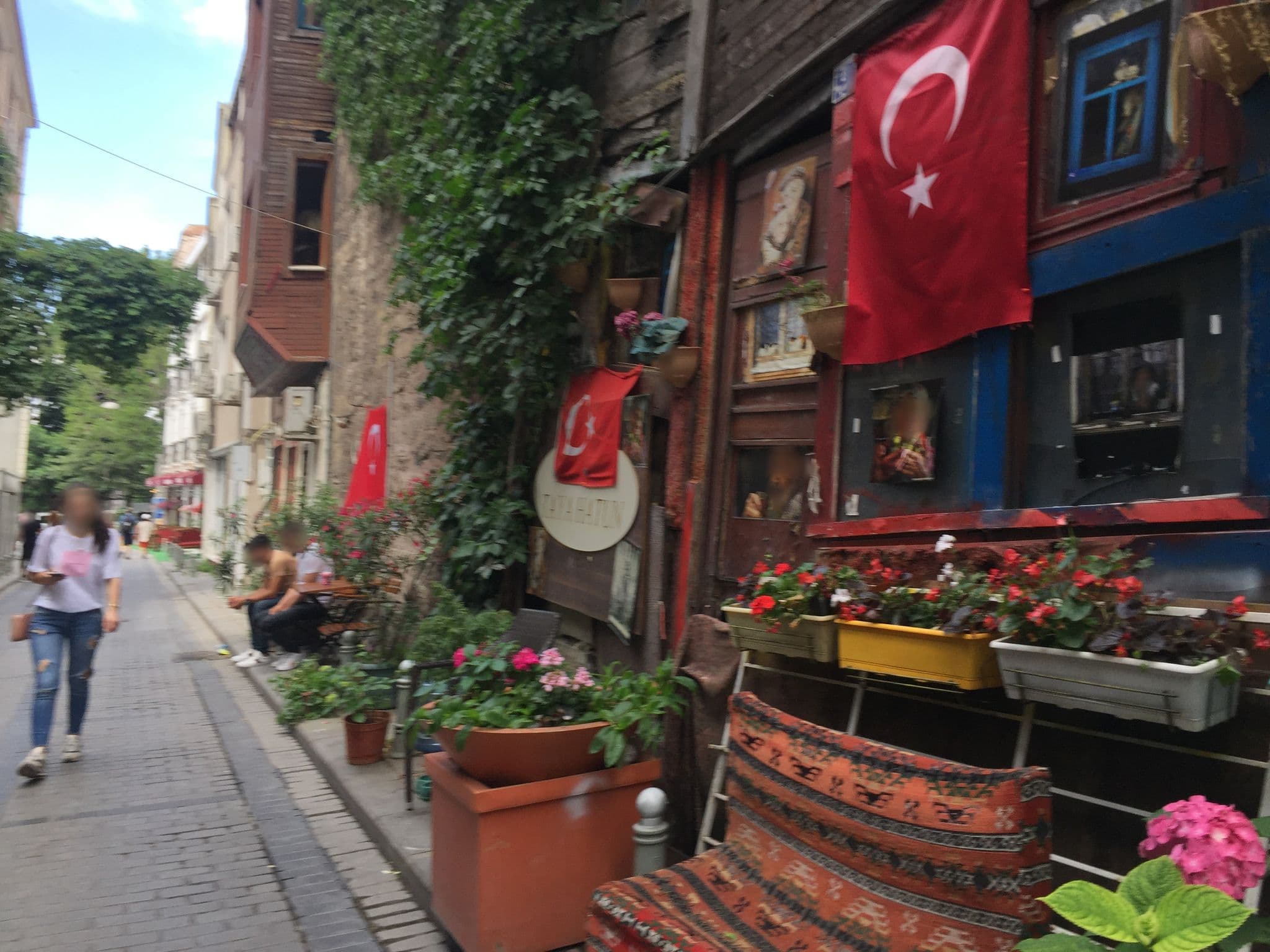Street view near Best town hotel, Eminönü — © sessiznotalar (CC BY-SA · Mapillary)