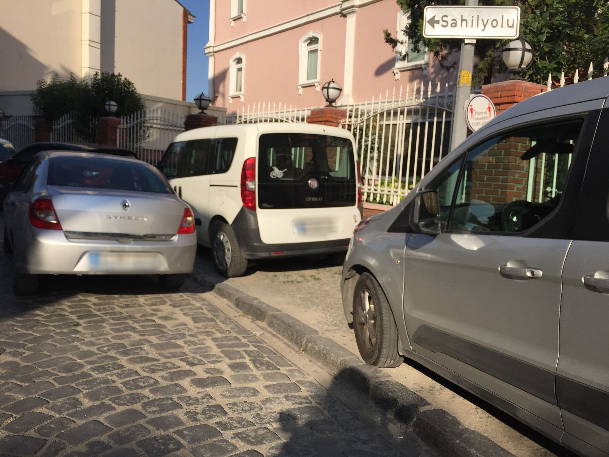 Street view near Best Western Citadel Hotel, Sultanahmet — © sessiznotalar (CC BY-SA · Mapillary)