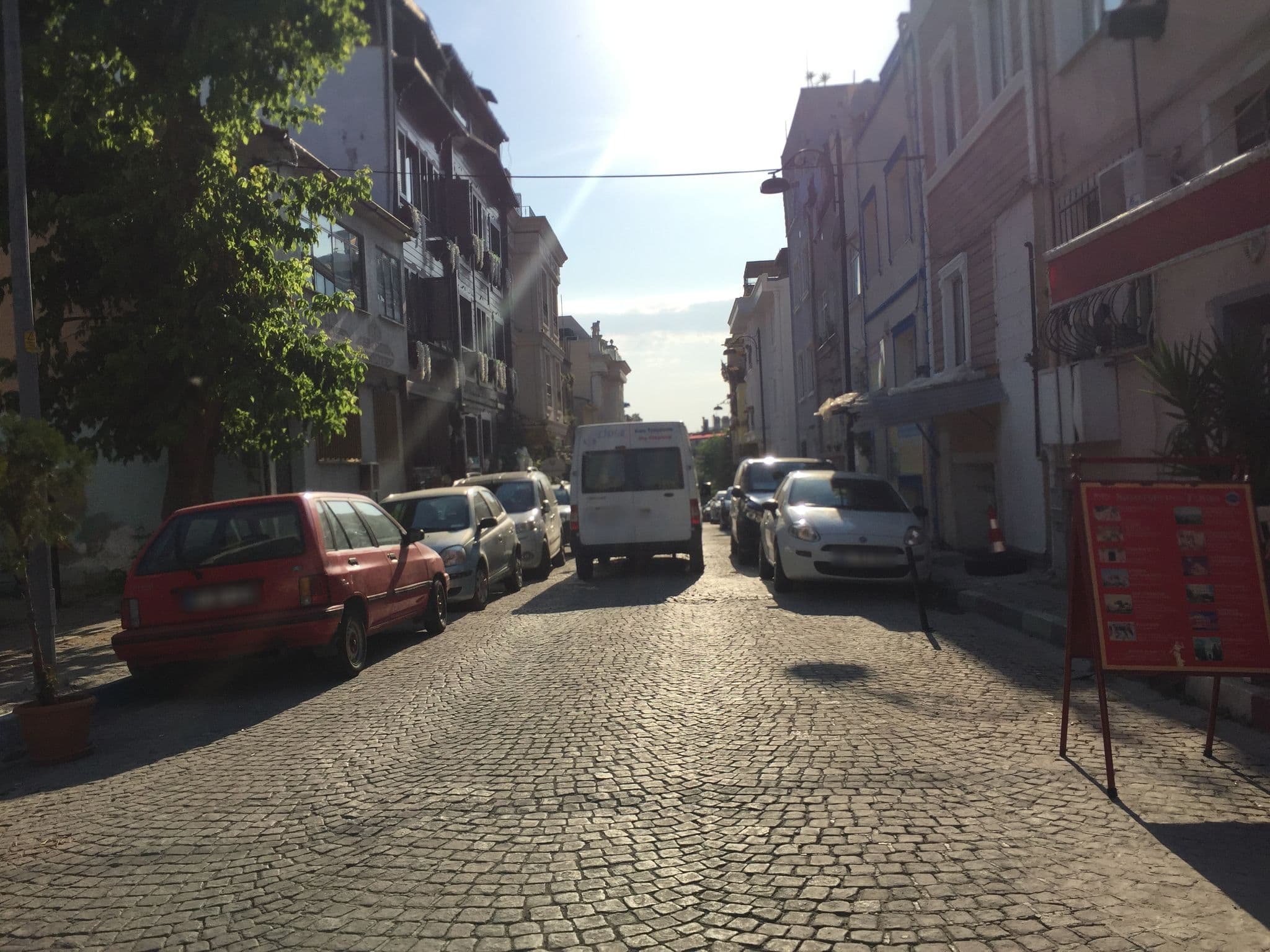 Street view near Boutique Apart Istanbul, Sultanahmet — © sessiznotalar (CC BY-SA · Mapillary)