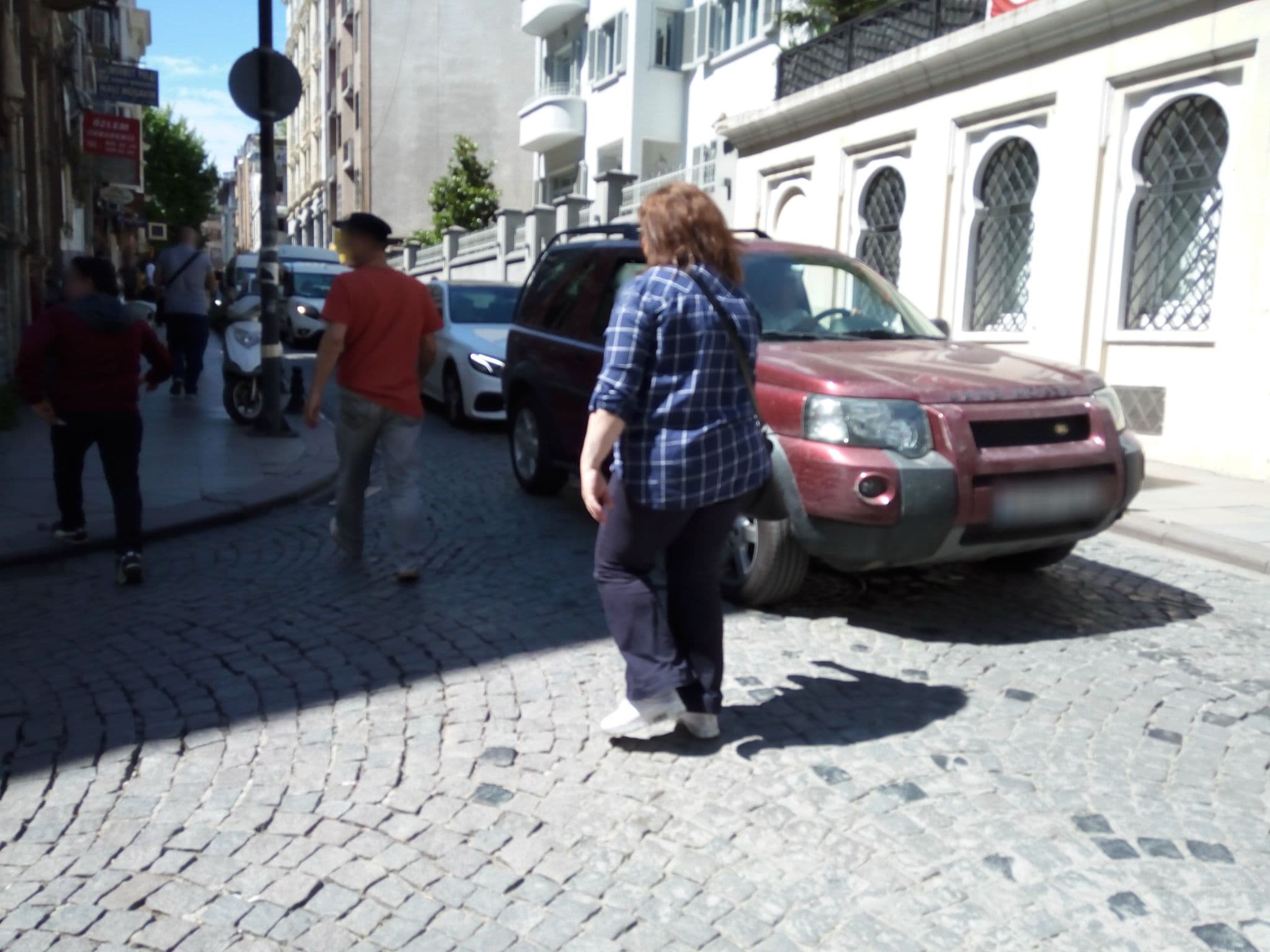 Street view near Mono Suites Hotel, Sultanahmet — © mapfool (CC BY-SA · Mapillary)