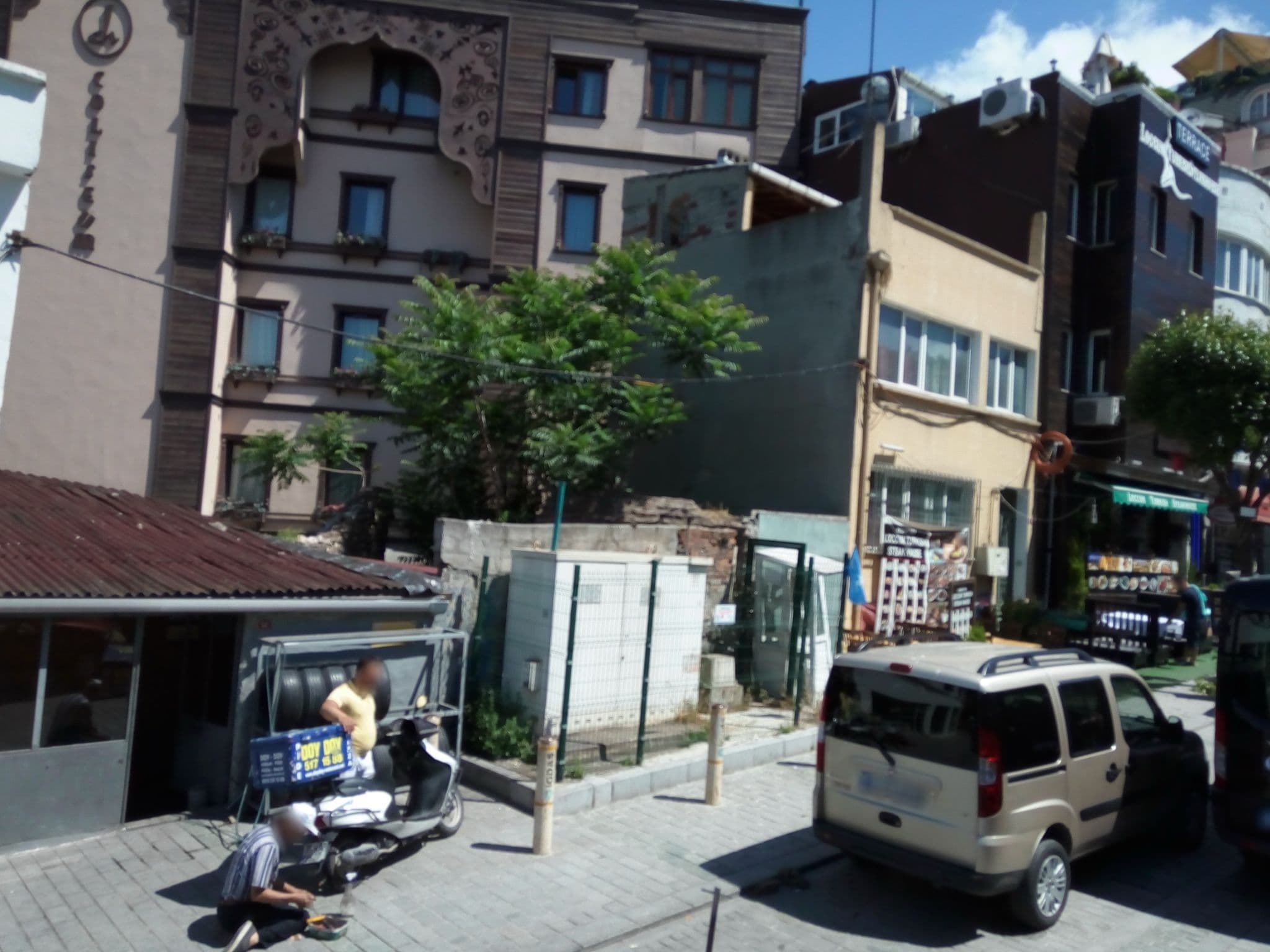 Street view near Hotel Coliseum Sultanahmet, Sultanahmet — © mapfool (CC BY-SA · Mapillary)
