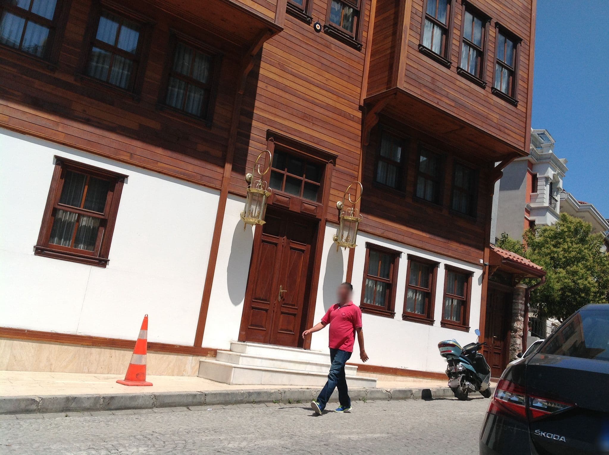 Street view near Agora, Sultanahmet — © omarsansi (CC BY-SA · Mapillary)