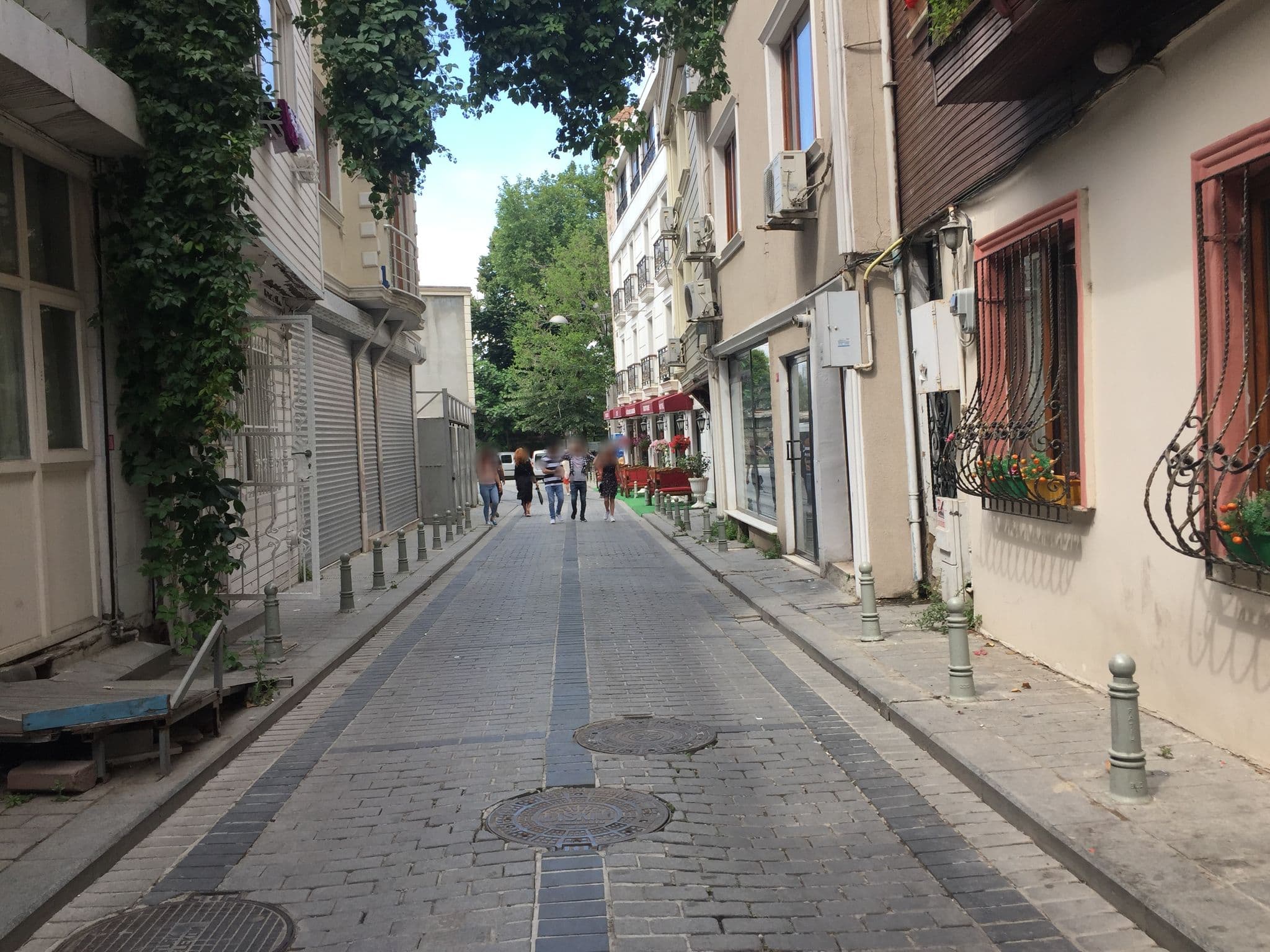 Street view near Sur Istanbul Hotel, Eminönü — © sessiznotalar (CC BY-SA · Mapillary)