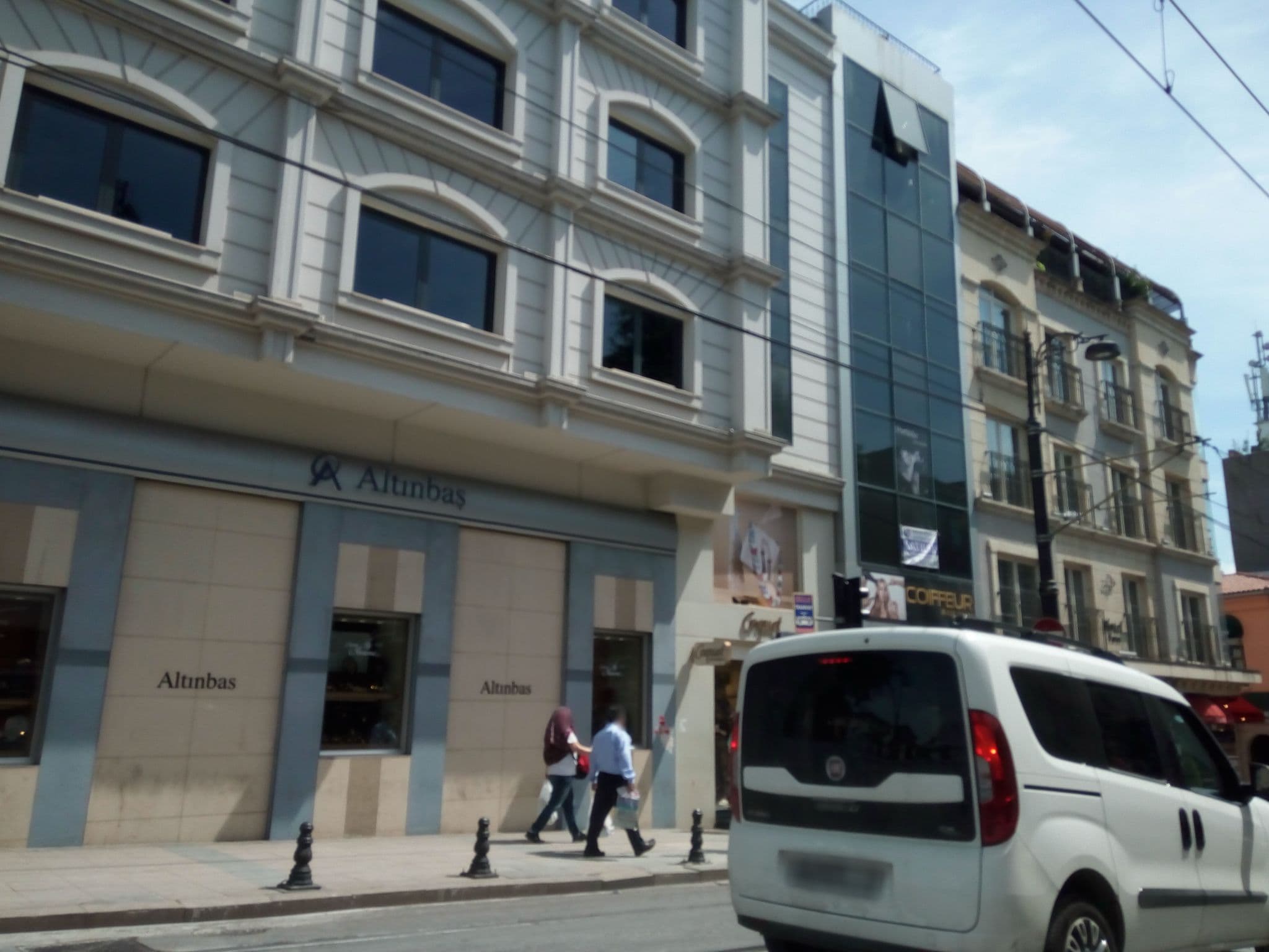 Street view near Istiklal Oldcity, Sultanahmet — © mapfool (CC BY-SA · Mapillary)