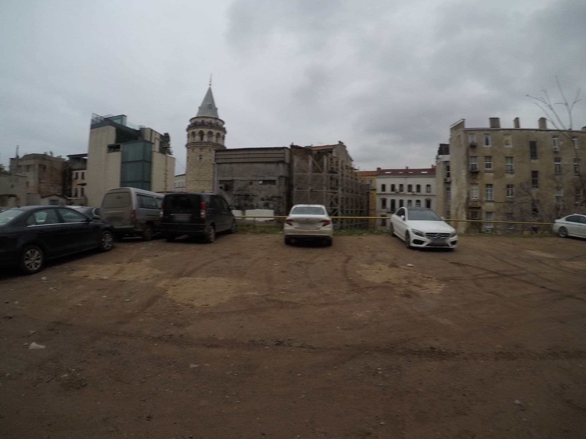 Street view near Hotel Des Arts, Eminönü — © chrisbeddow (CC BY-SA · Mapillary)