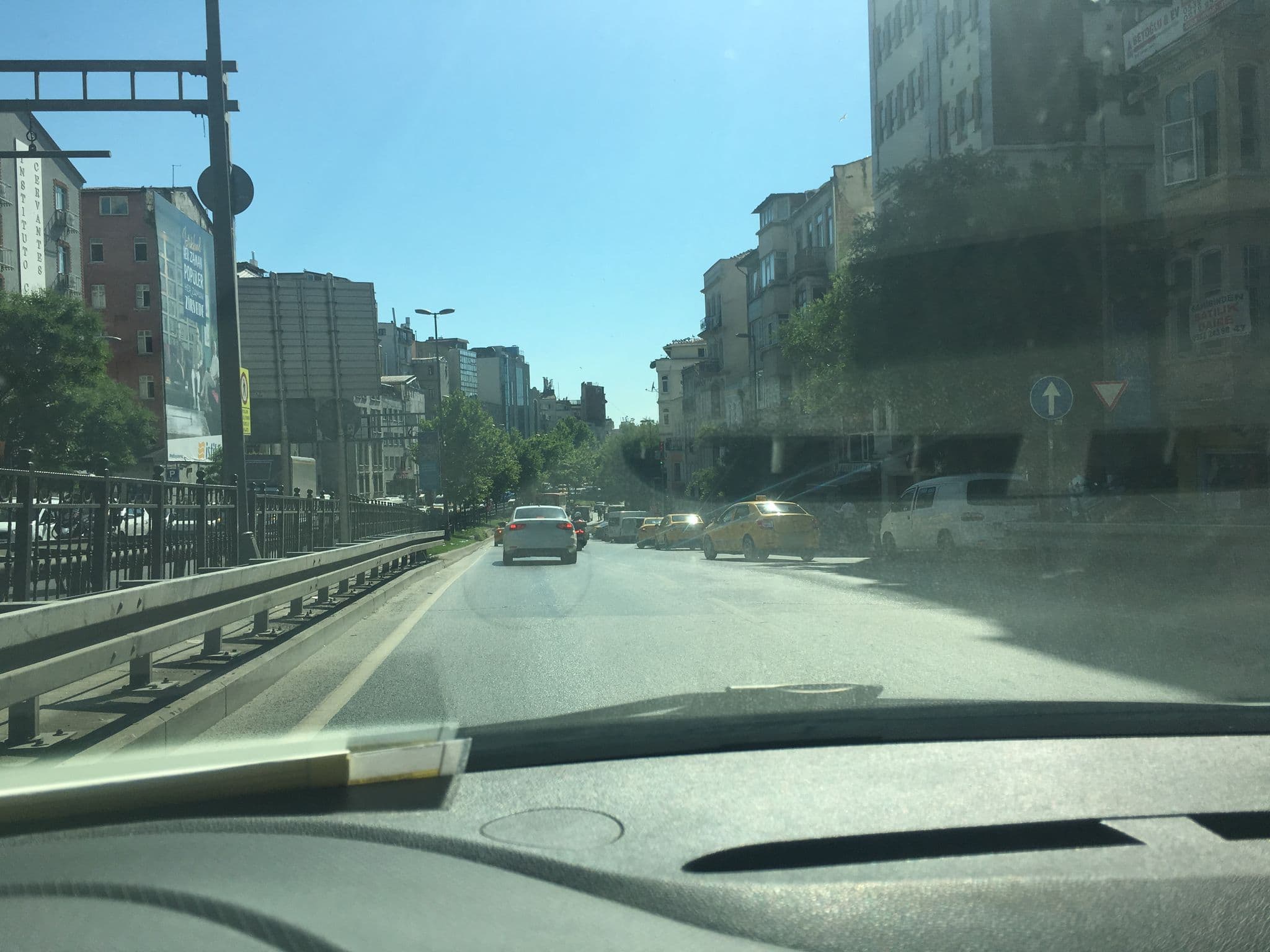 Street view near Taksim Town Hotel, Eminönü — © myusufuyan (CC BY-SA · Mapillary)
