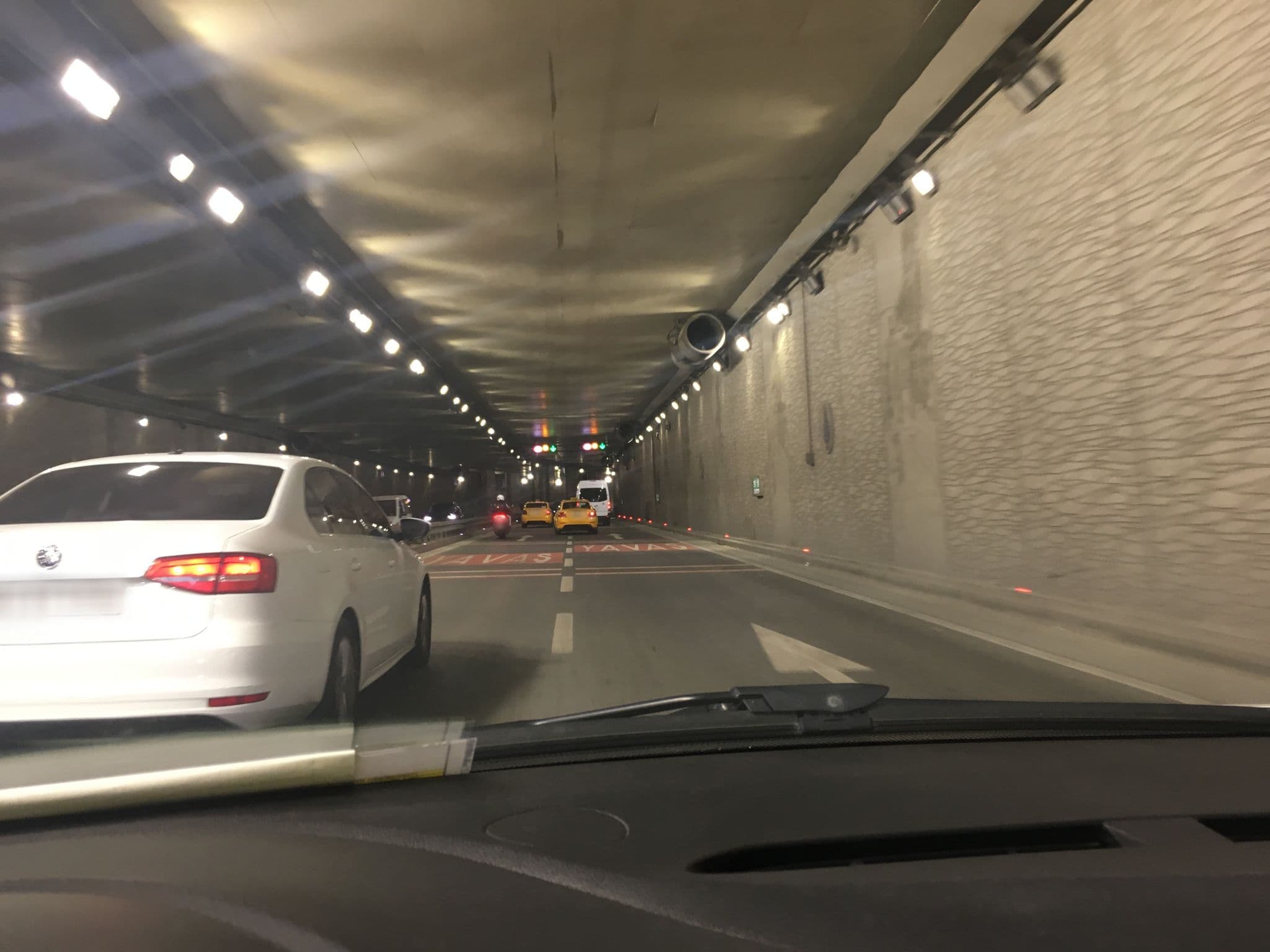 Street view near DENİZCİ KEDİ KÖPEK OTELİ, Şişli — © myusufuyan (CC BY-SA · Mapillary)