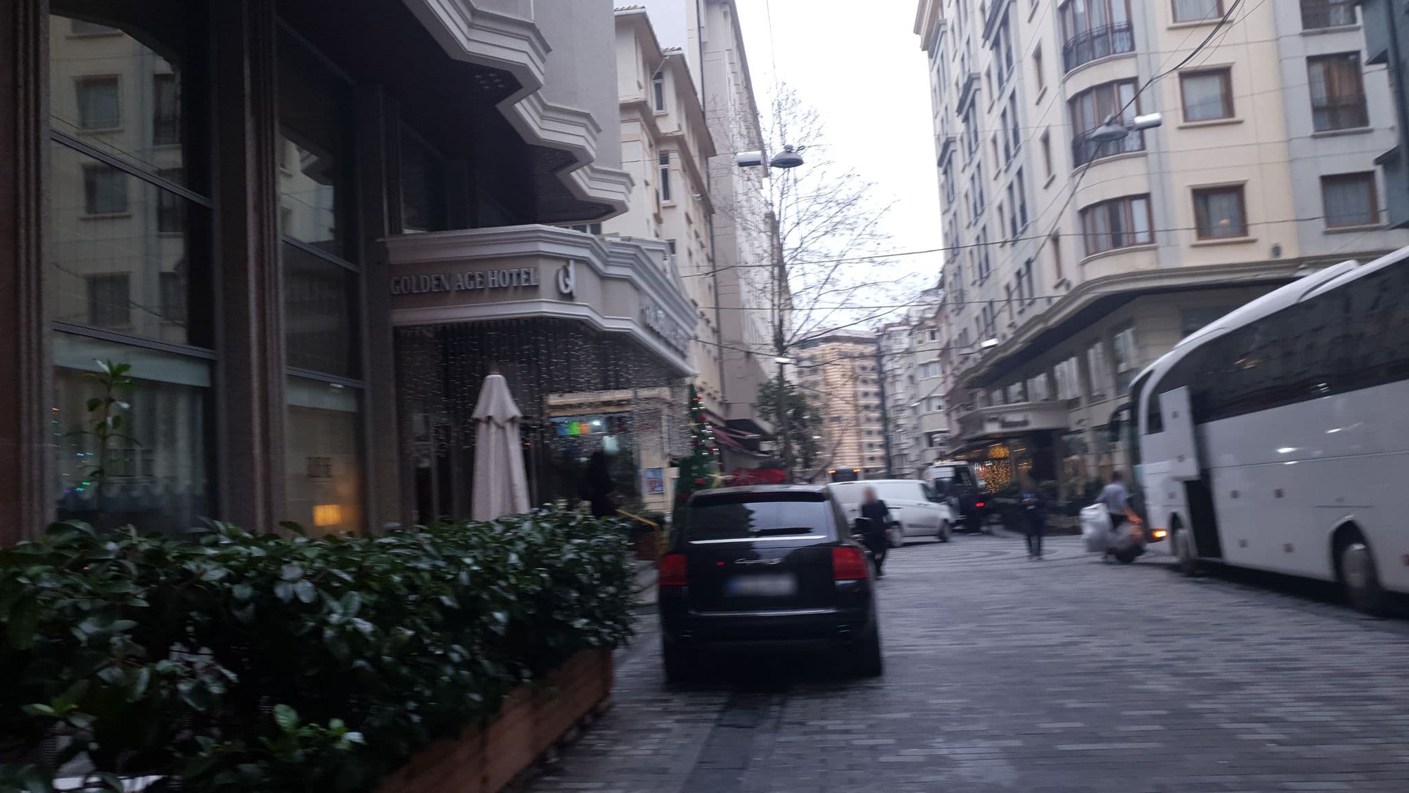 Street view near HotelEterno, Şişli — © nkirkowa (CC BY-SA · Mapillary)