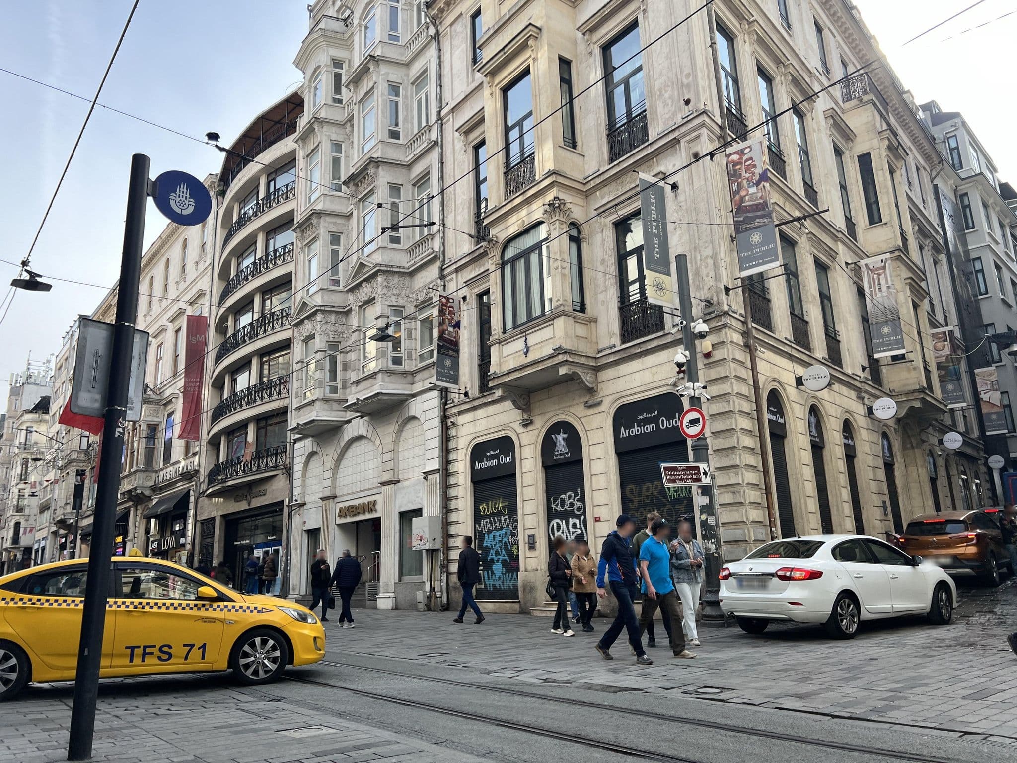Street view near Otel Mara, Eminönü — © shogohirasawa (CC BY-SA · Mapillary)