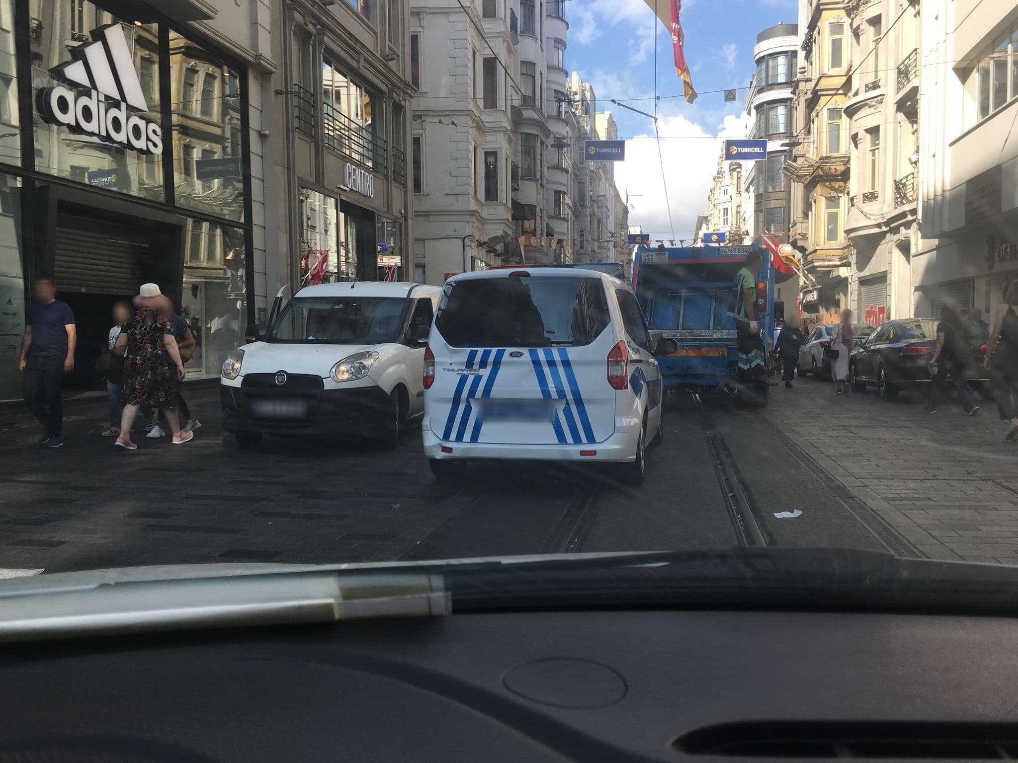 Street view near Lime Garden Hotel, Eminönü — © myusufuyan (CC BY-SA · Mapillary)