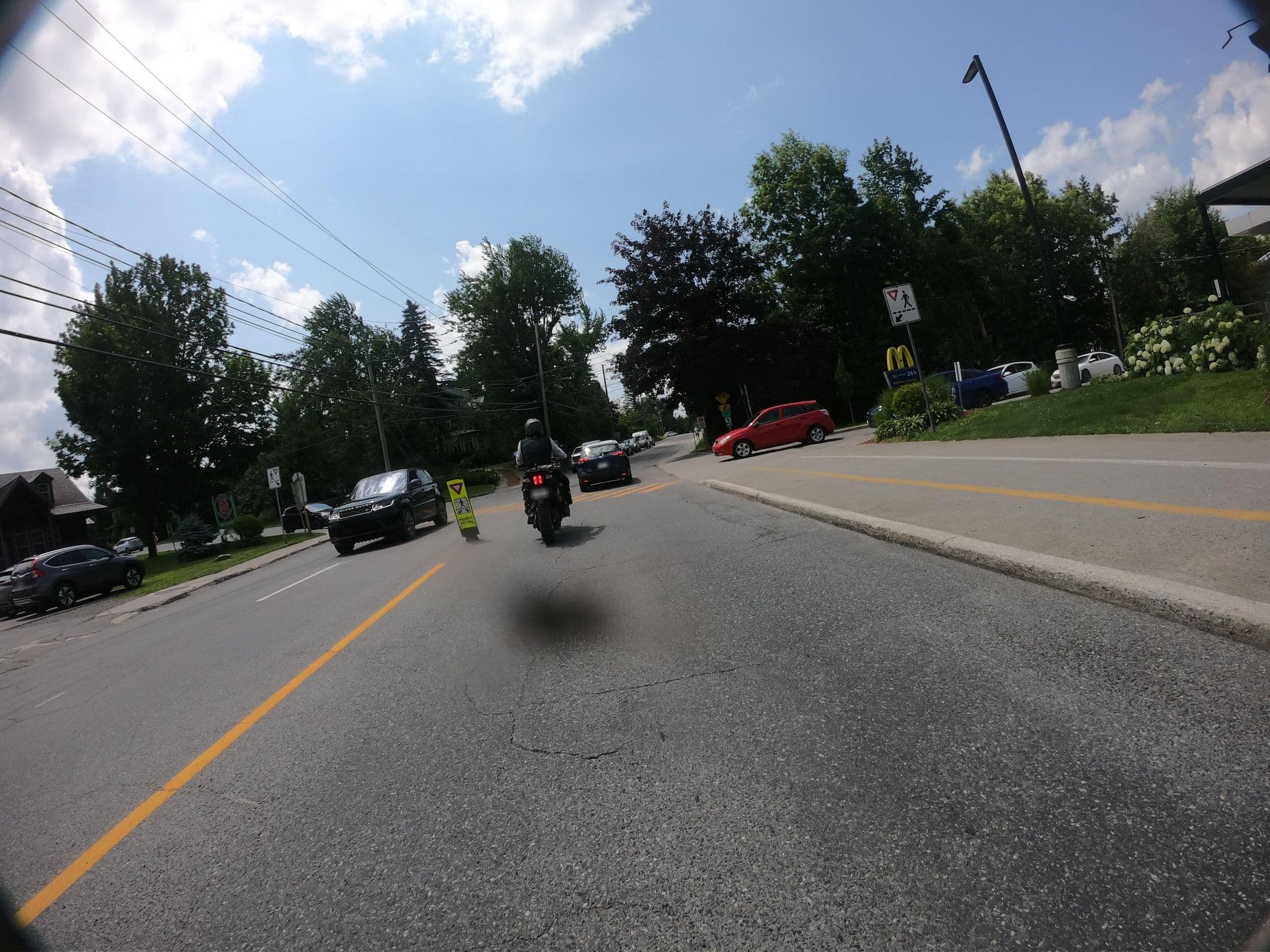 Street view near Auberge du Grand Lac, Magog — © pfbreton (CC BY-SA · Mapillary)