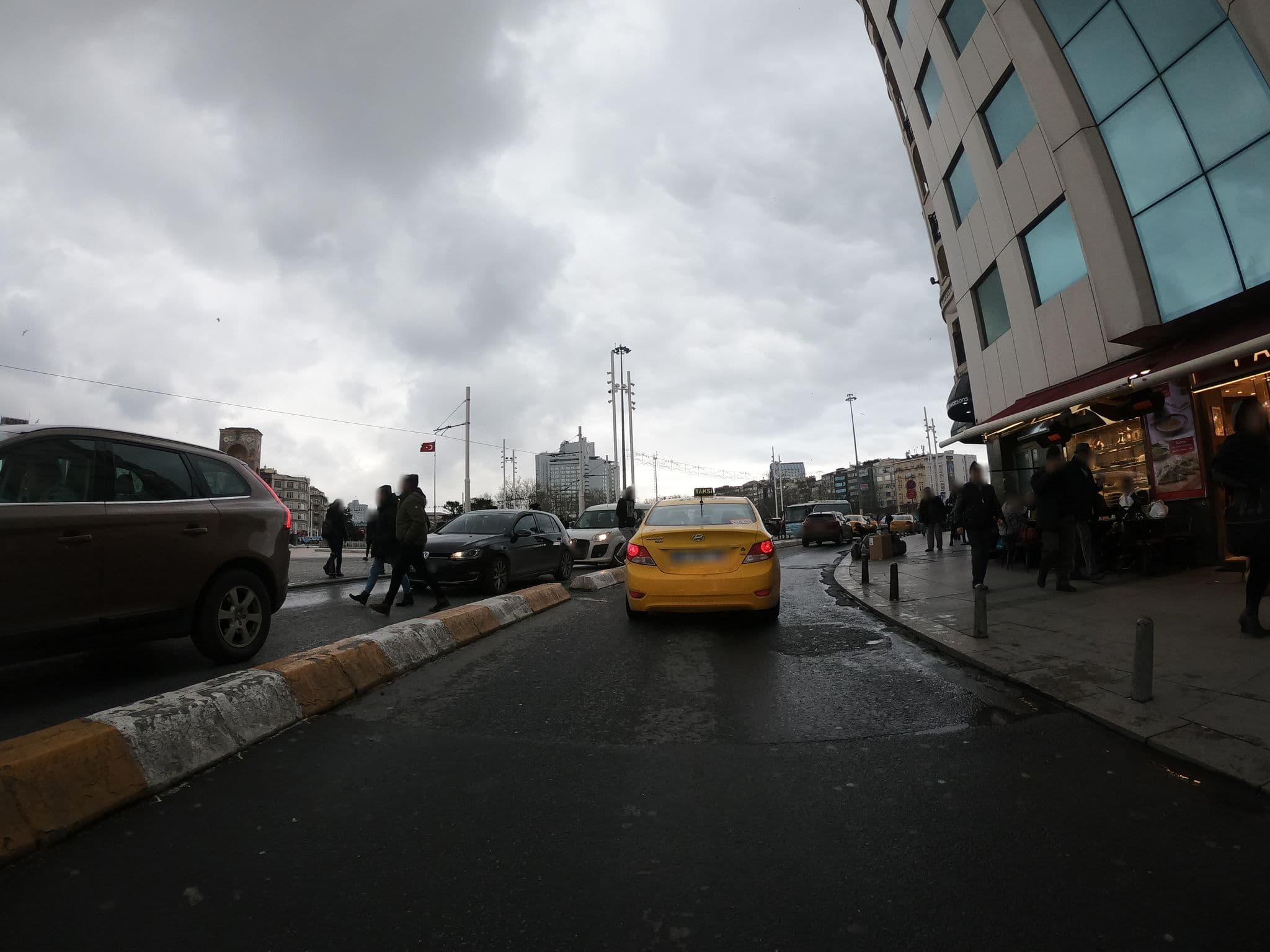 Street view near Taksim, Eminönü — © chrisbeddow (CC BY-SA · Mapillary)