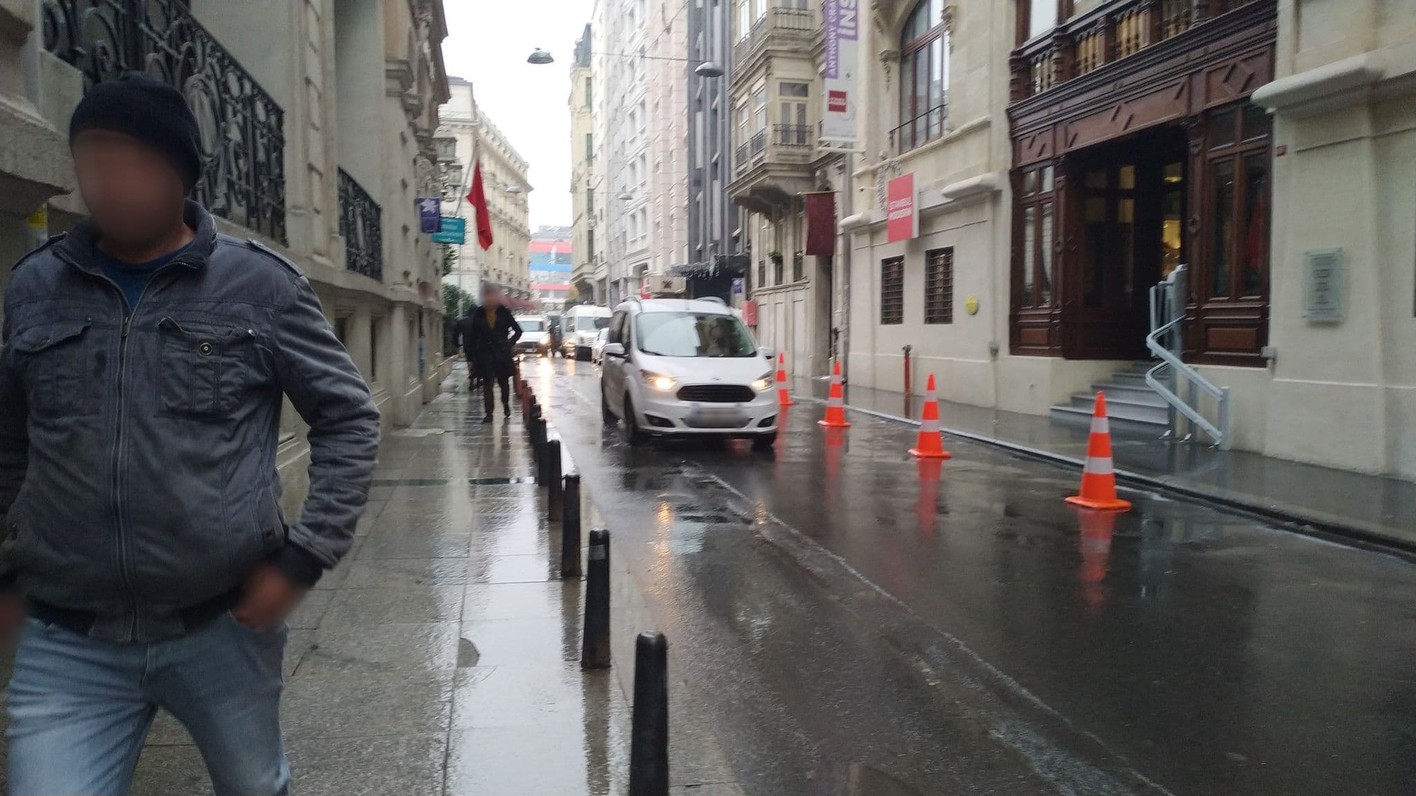 Street view near Tulip HOTEL's Satış Ofisi, Eminönü — © uzungo (CC BY-SA · Mapillary)