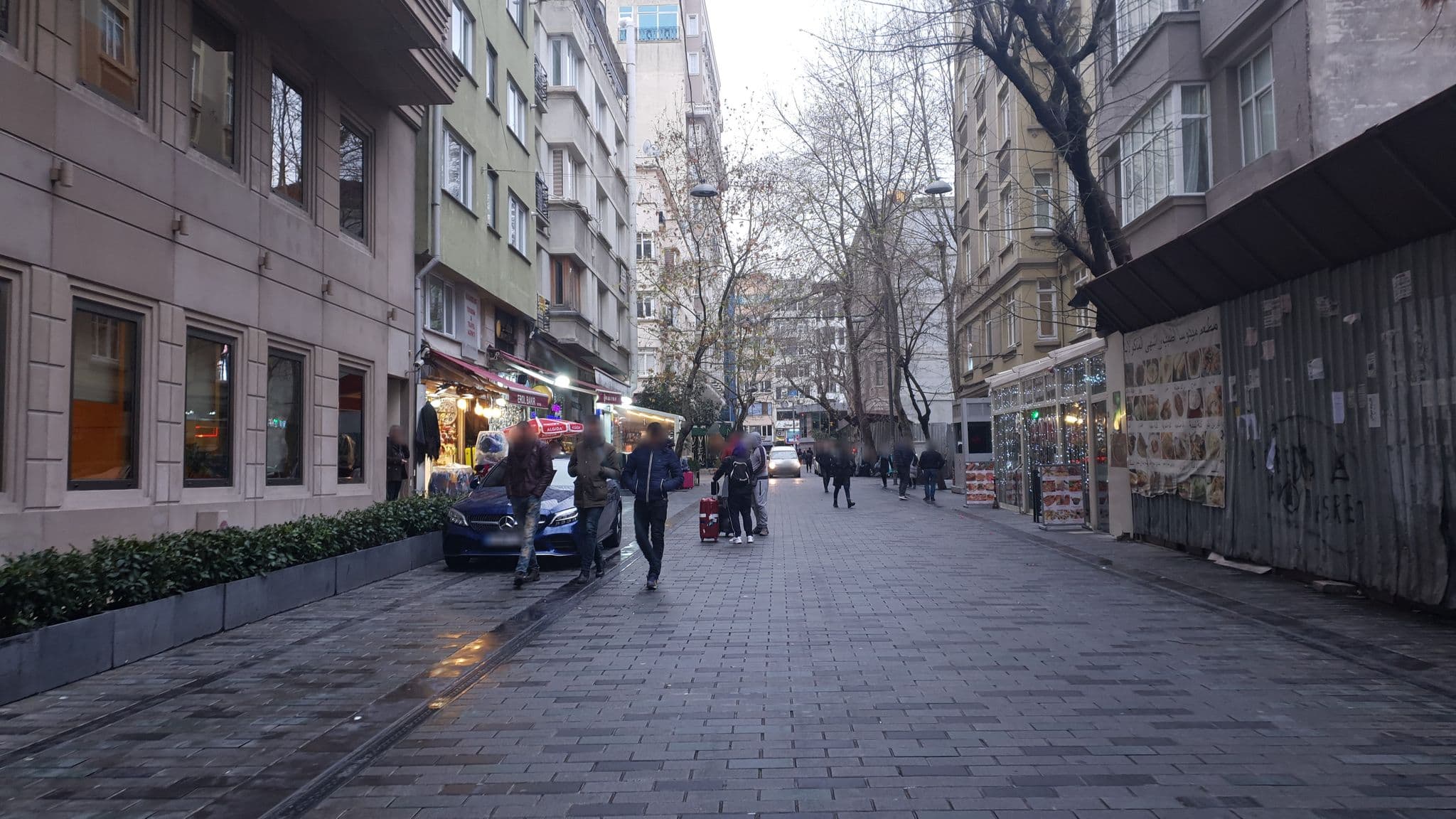 Street view near Mıdtown, Şişli — © nkirkowa (CC BY-SA · Mapillary)