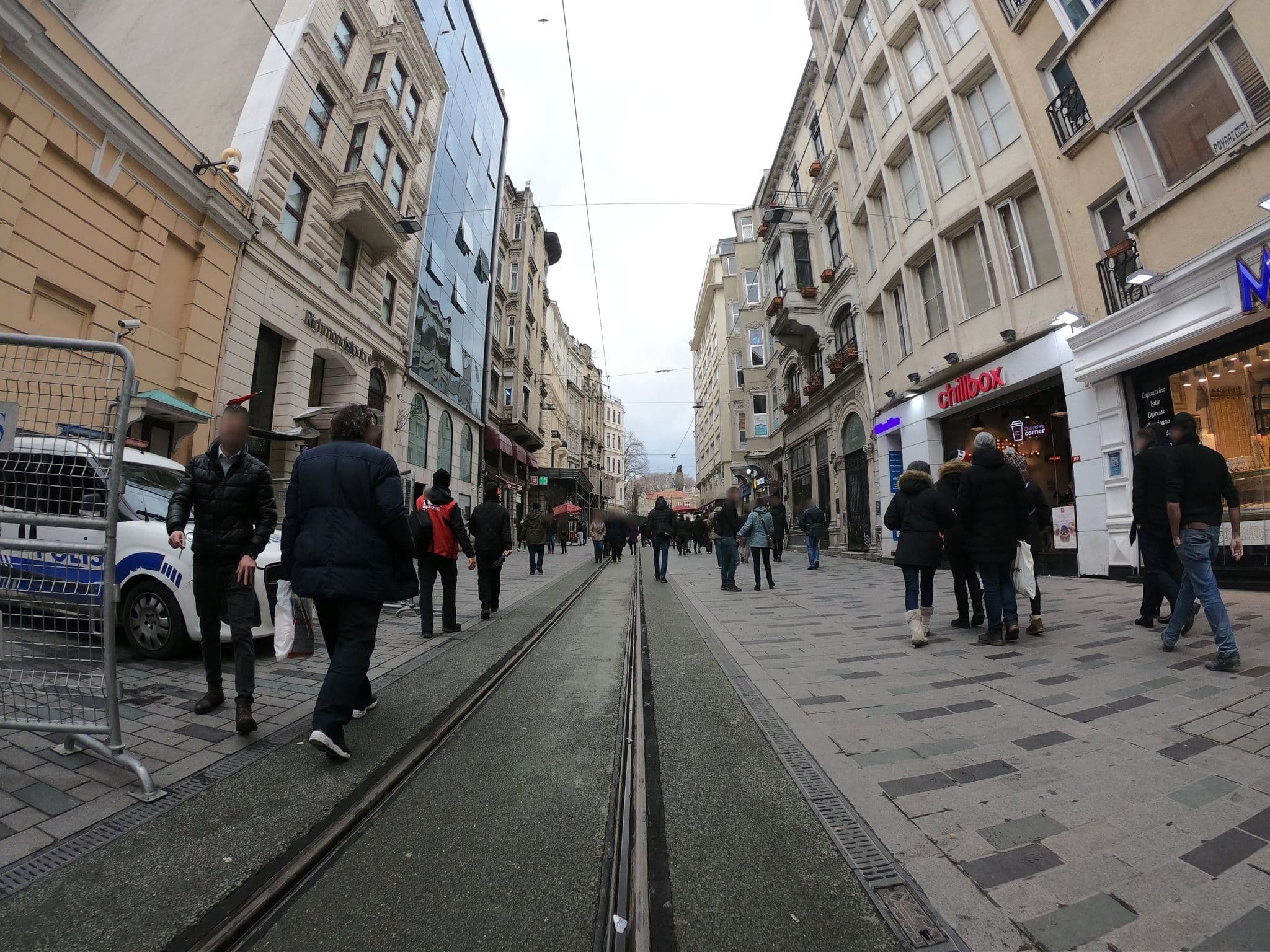 Street view near Paradise Hotel, Eminönü — © chrisbeddow (CC BY-SA · Mapillary)
