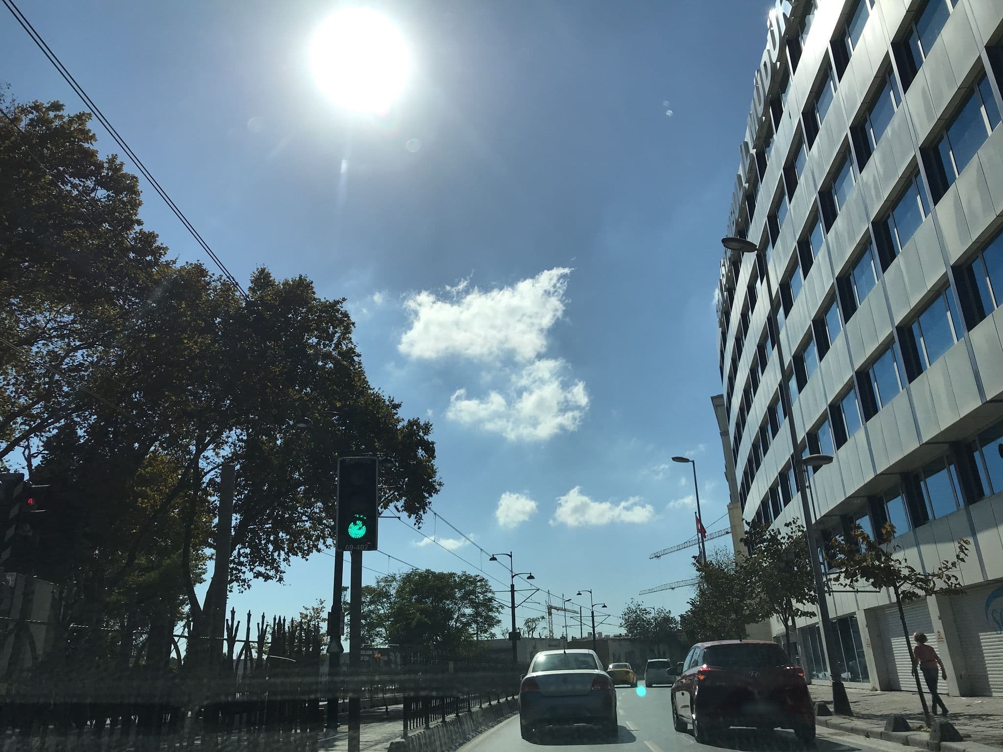 Street view near SHCEK, Eminönü — © ferahkoksal (CC BY-SA · Mapillary)