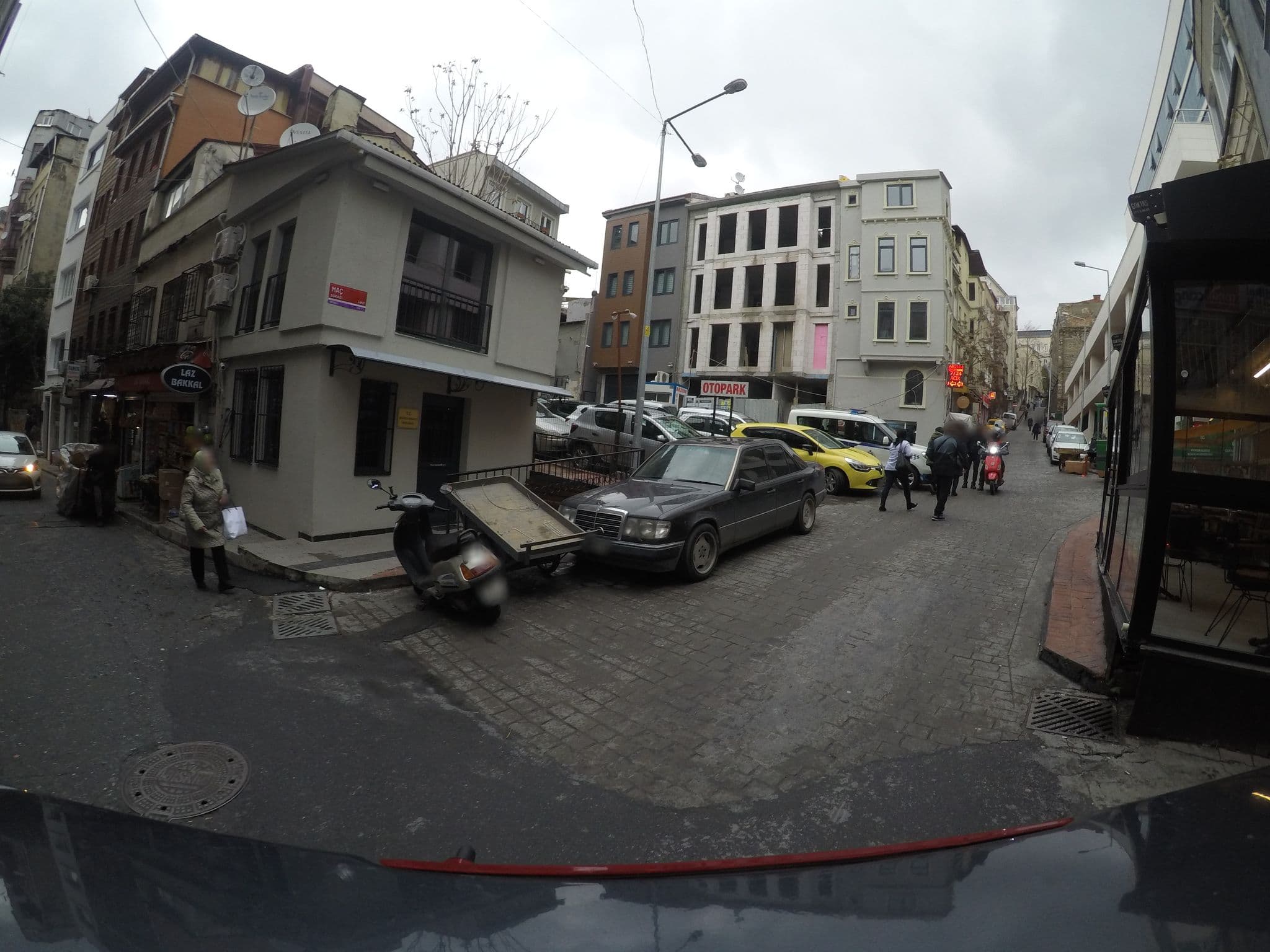 Street view near Babel Suites, Eminönü — © chrisbeddow (CC BY-SA · Mapillary)