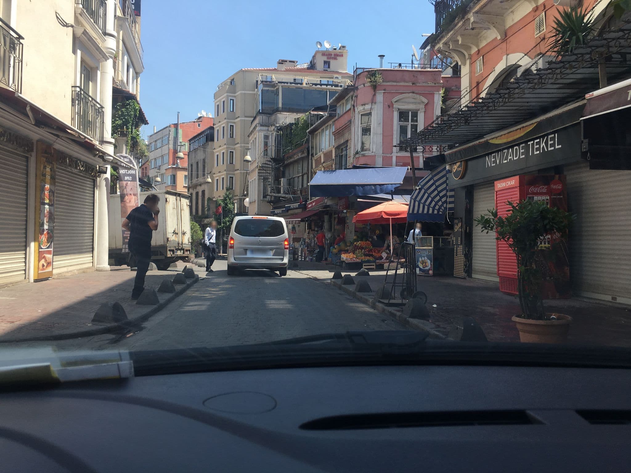 Street view near Taksim Estane Otel, Eminönü — © myusufuyan (CC BY-SA · Mapillary)