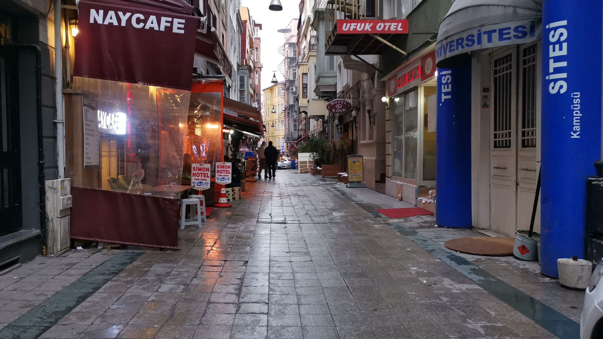 Street view near Hotel Simon, Eminönü — © asturksever (CC BY-SA · Mapillary)