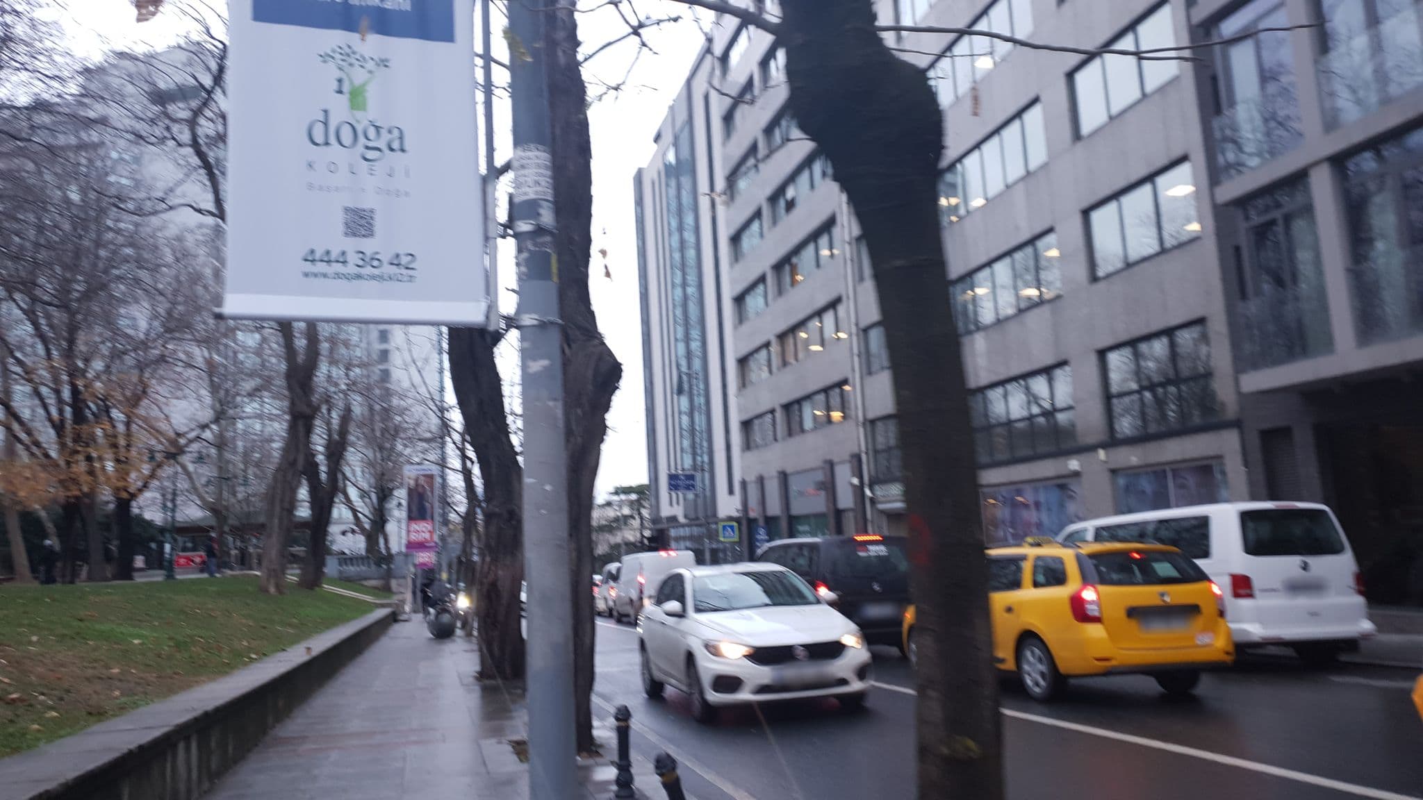 Street view near fruit place, Şişli — © nkirkowa (CC BY-SA · Mapillary)