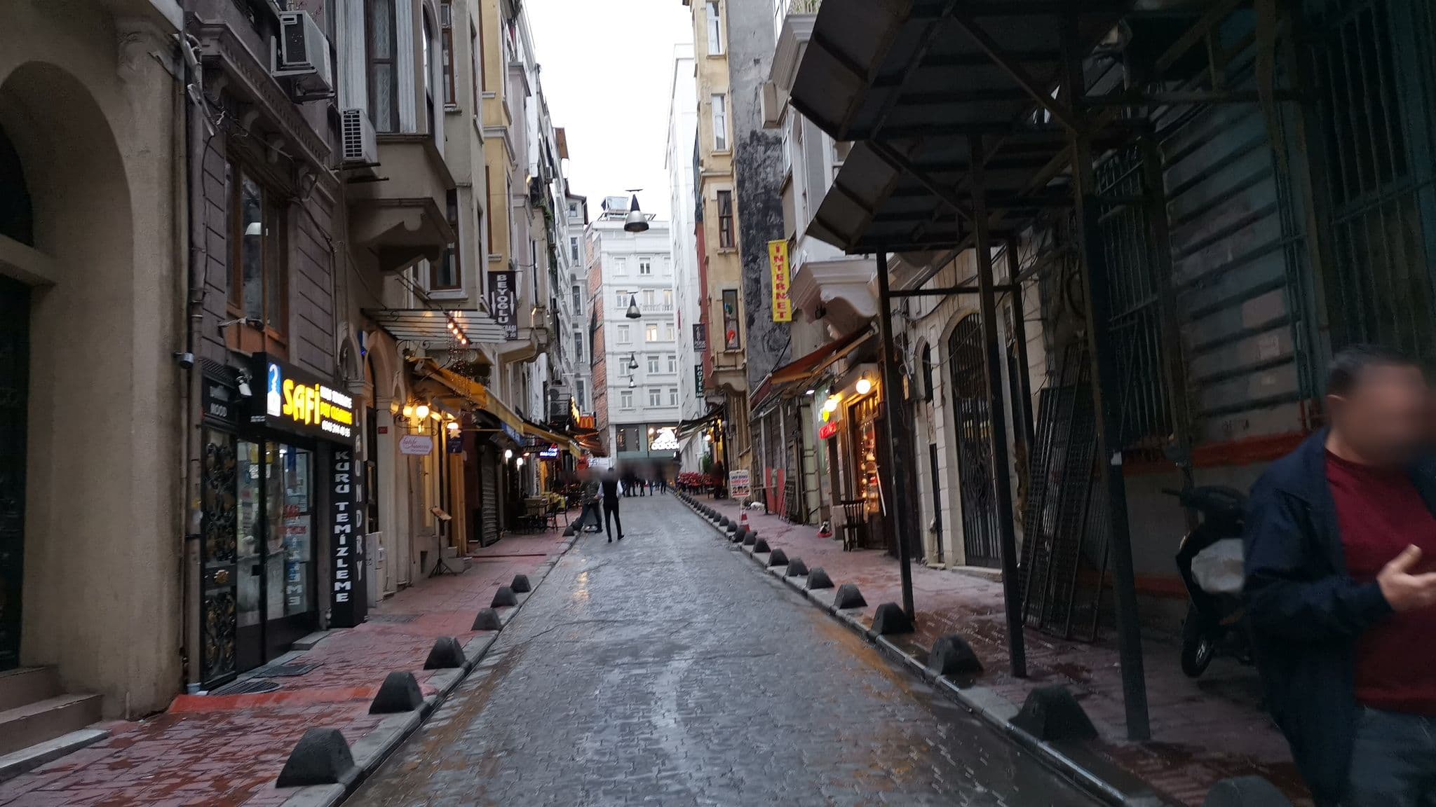 Street view near Taksim Mood Hotel, Eminönü — © asturksever (CC BY-SA · Mapillary)