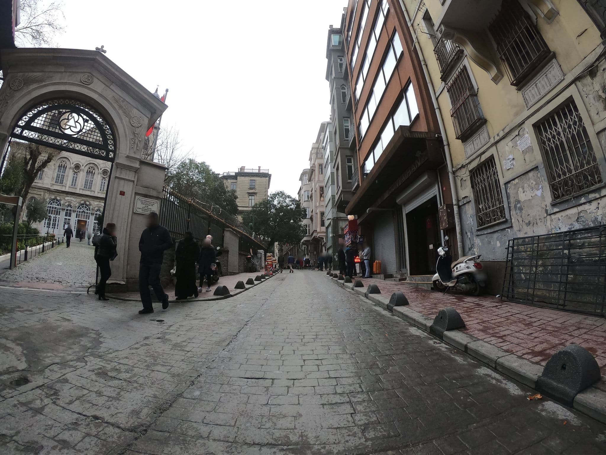 Street view near Triada Residence Apart Istanbul, Eminönü — © chrisbeddow (CC BY-SA · Mapillary)