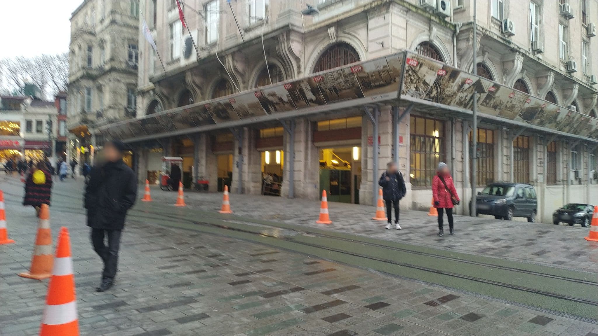 Street view near GÜNLÜK KİRALIK DAİRE, Eminönü — © uzungo (CC BY-SA · Mapillary)