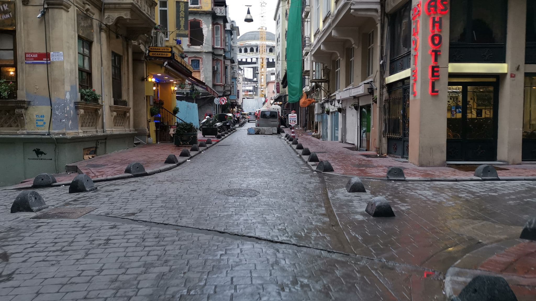 Street view near As Hotel, Eminönü — © asturksever (CC BY-SA · Mapillary)