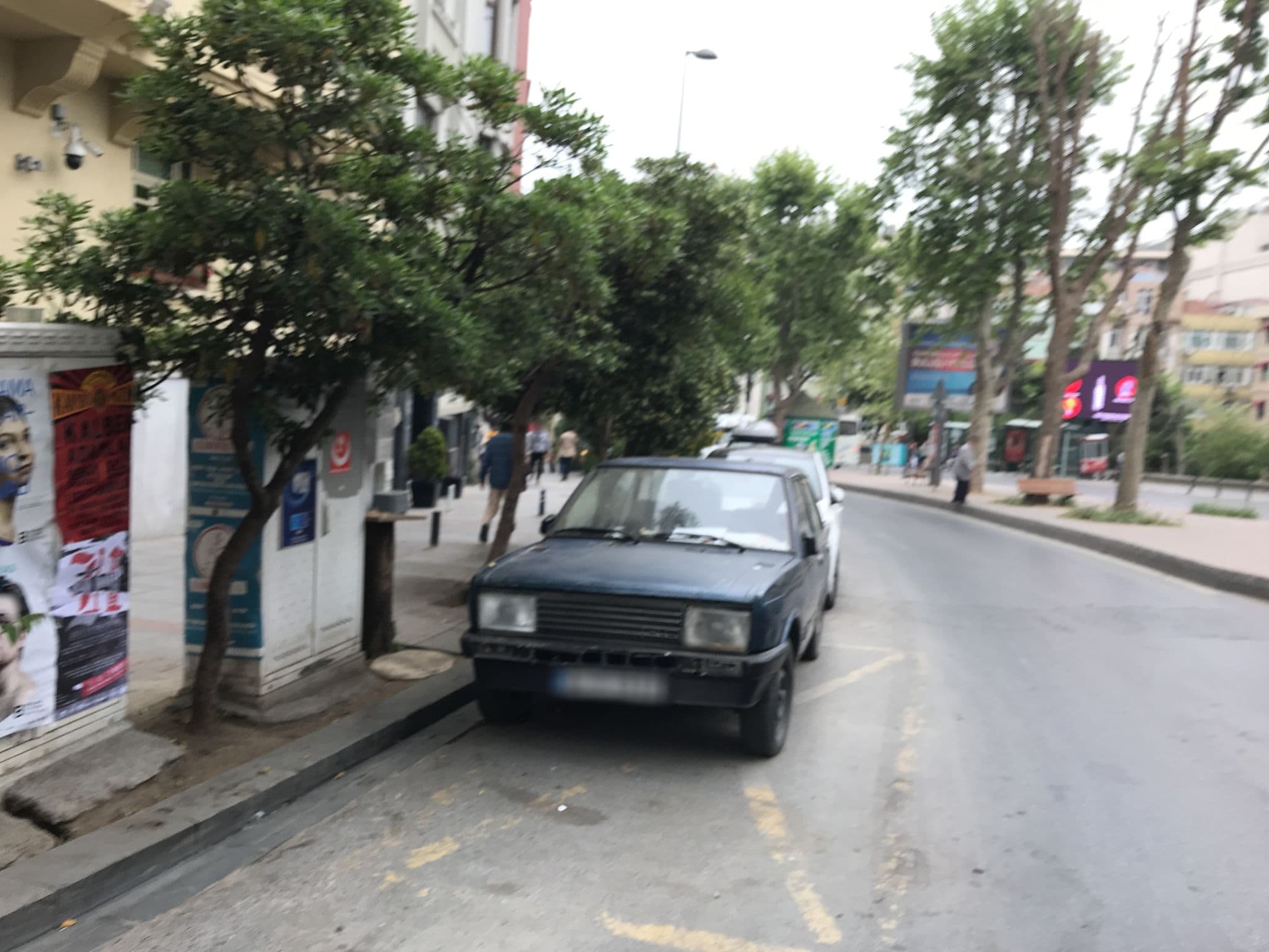 Street view near Loop Hotel, Eminönü — © oguzozak (CC BY-SA · Mapillary)