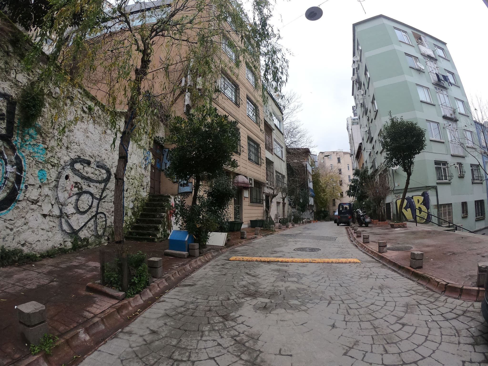 Street view near STYLE STAR HOTEL CIHANGIR, Eminönü — © chrisbeddow (CC BY-SA · Mapillary)