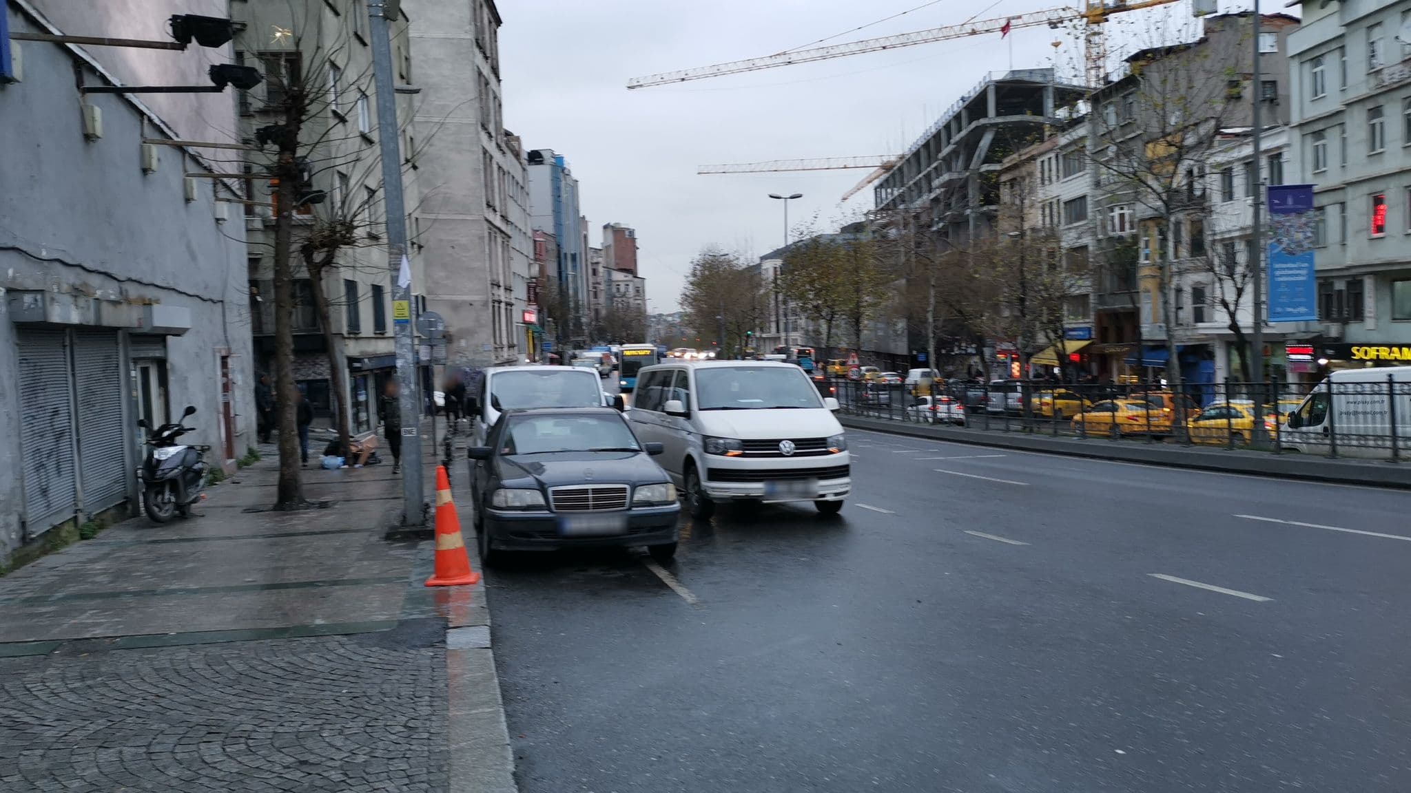 Street view near Otto Plus Suite, Eminönü — © asturksever (CC BY-SA · Mapillary)