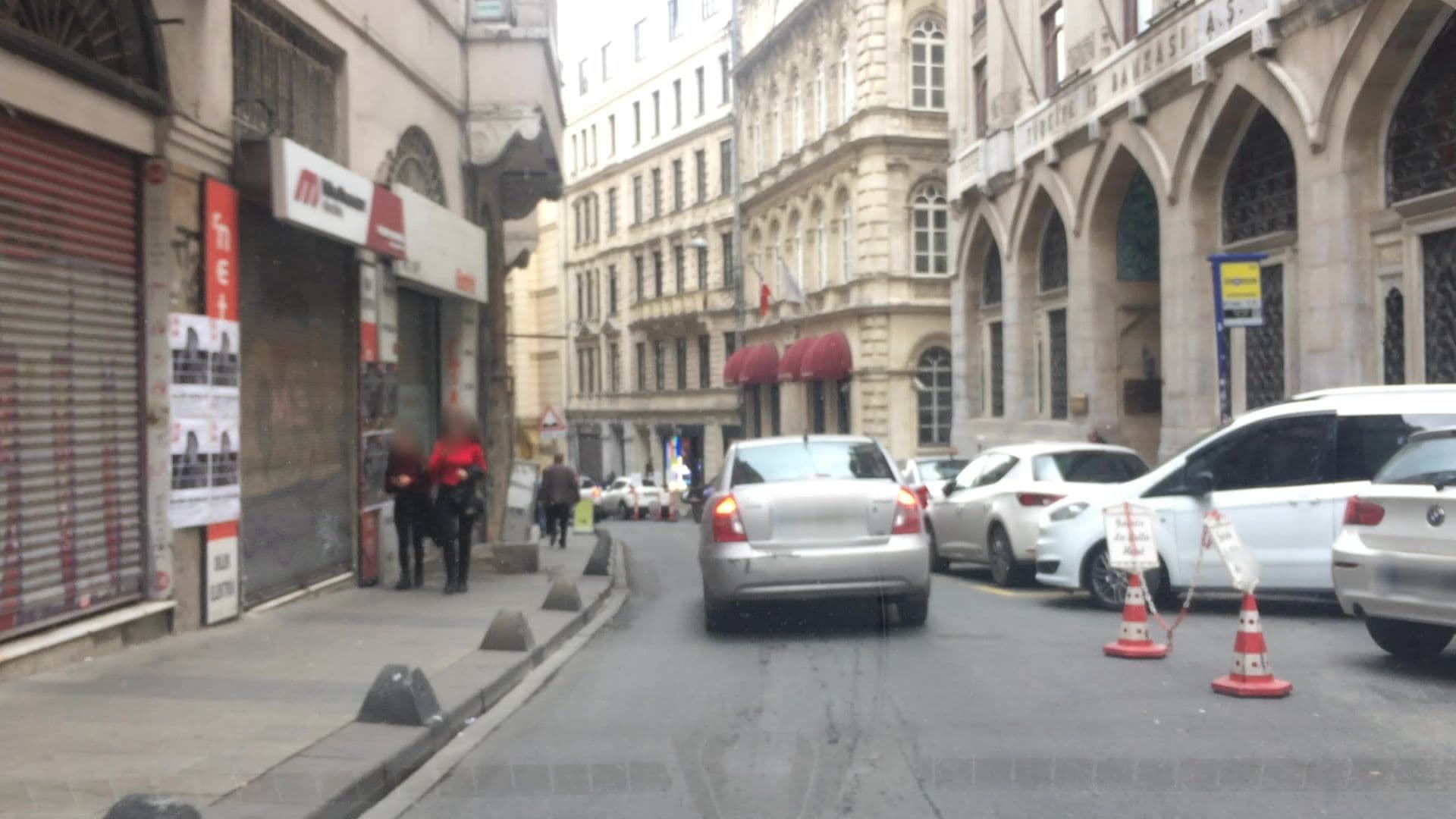 Street view near No 8 Galata, Eminönü — © lvl5 (CC BY-SA · Mapillary)