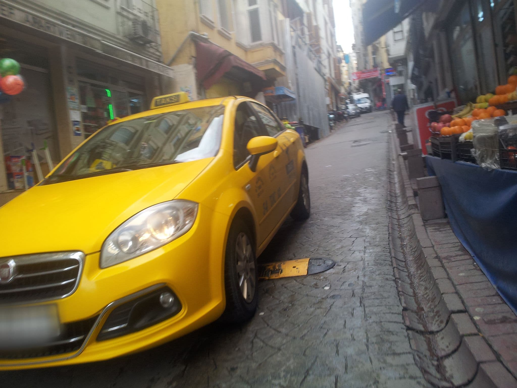 Street view near Chef Apartments Live İstanbul, Eminönü — © elgaard (CC BY-SA · Mapillary)