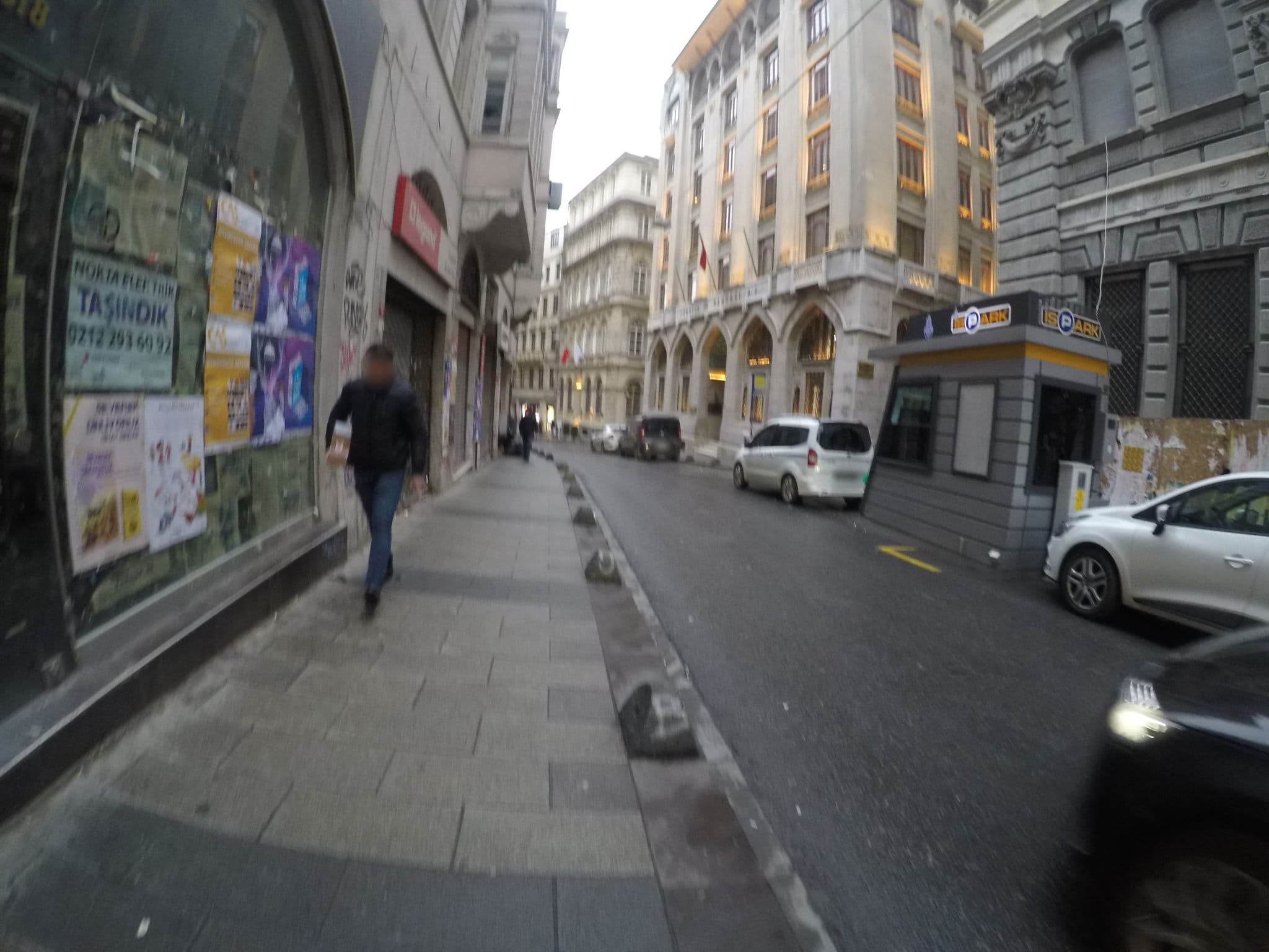 Street view near Generali Han Otel Şantiyesi, Eminönü — © chrisbeddow (CC BY-SA · Mapillary)