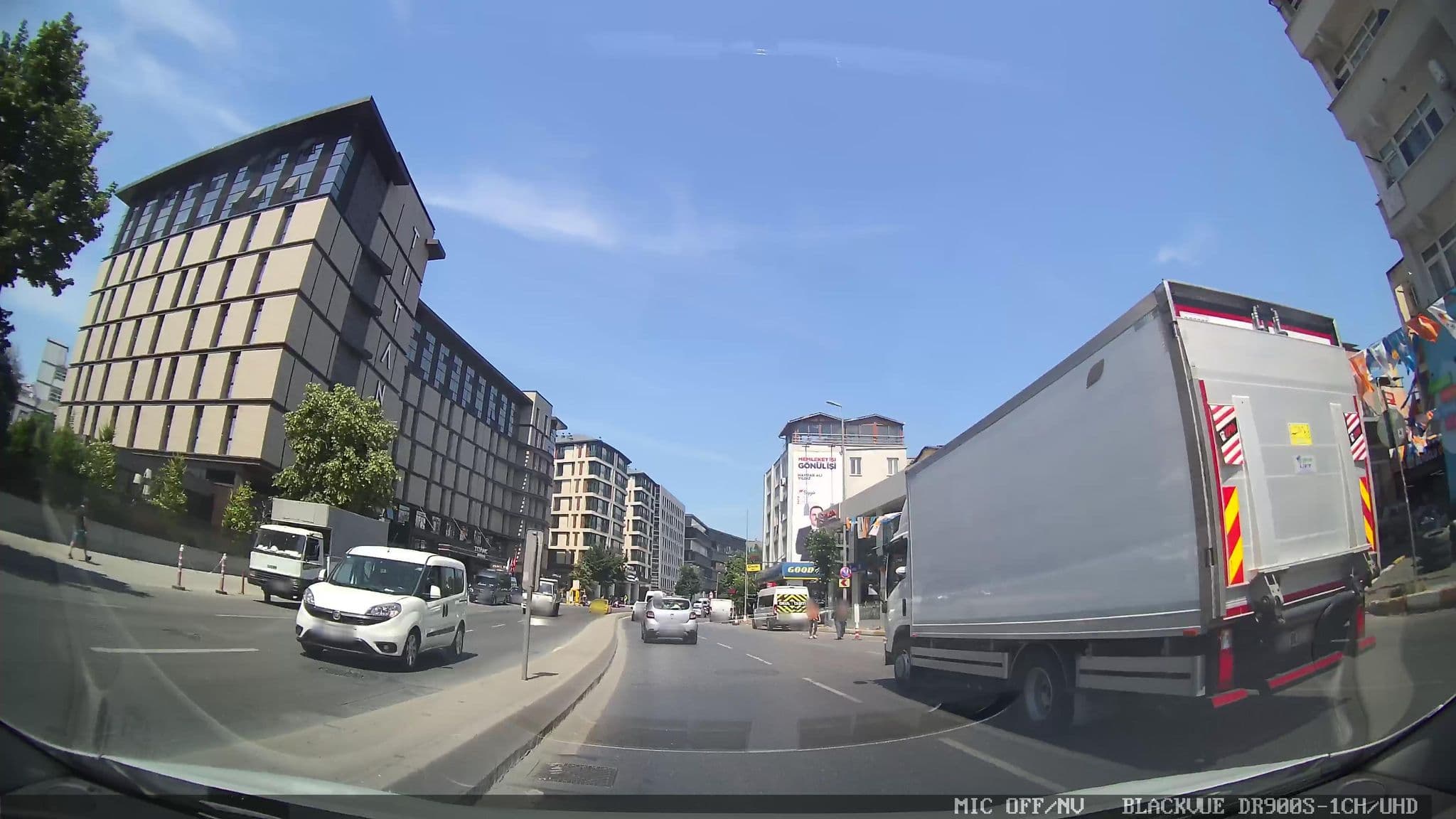 Street view near Burla-Seba Şantiyesi, Eminönü — © ahmetegri (CC BY-SA · Mapillary)