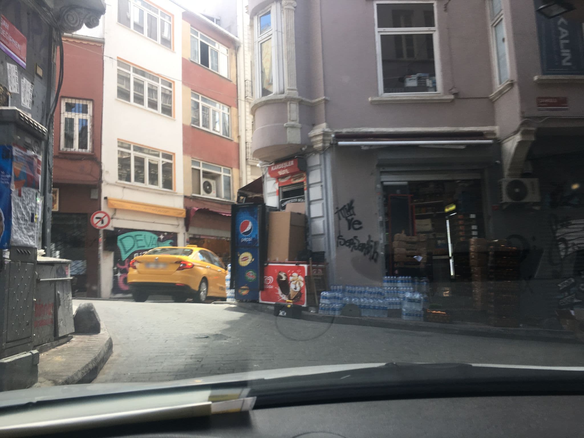 Street view near Galadoo Suites, Eminönü — © myusufuyan (CC BY-SA · Mapillary)