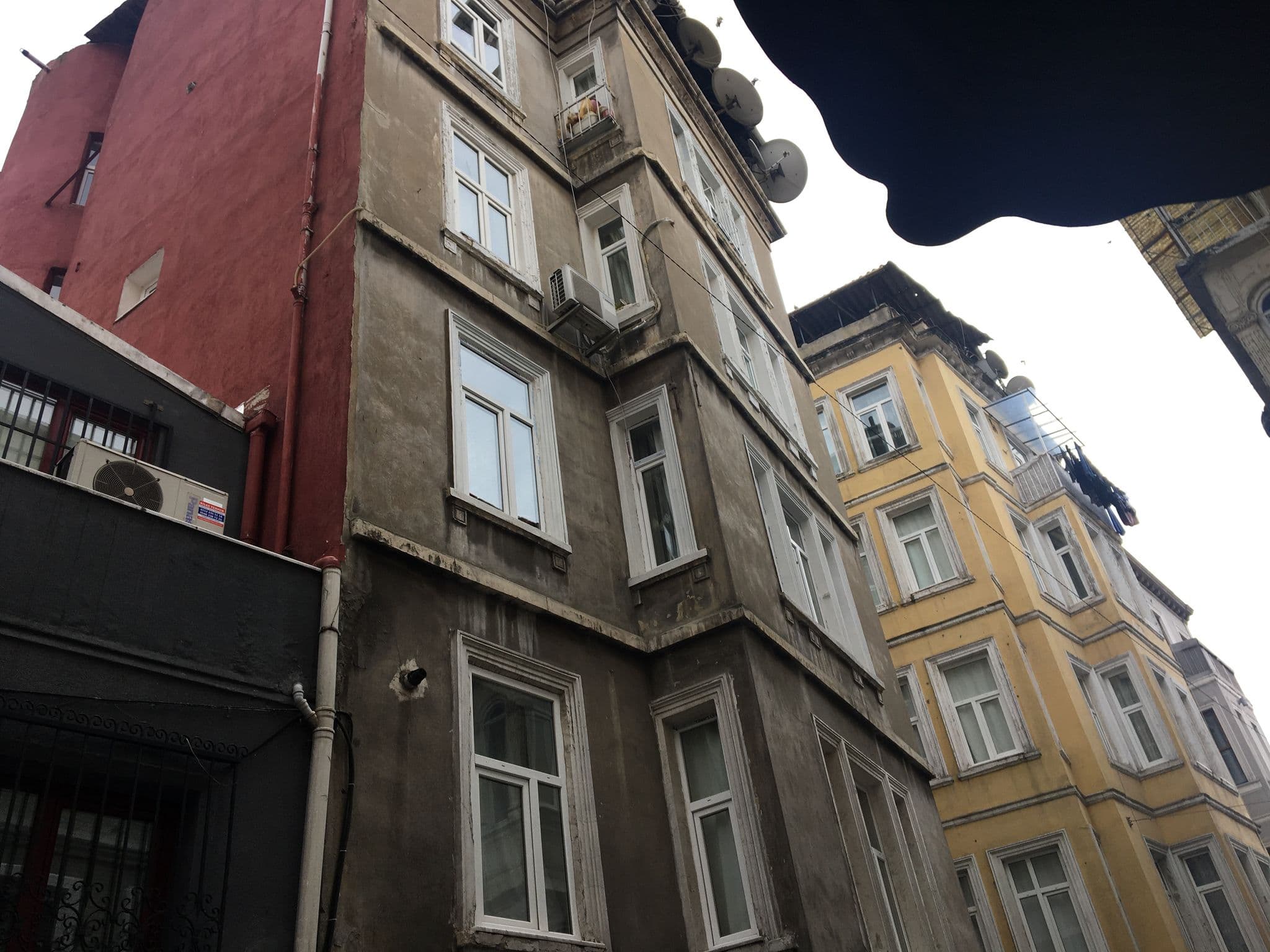 Street view near Galata Apartmanı, Eminönü — © ilhankoc (CC BY-SA · Mapillary)