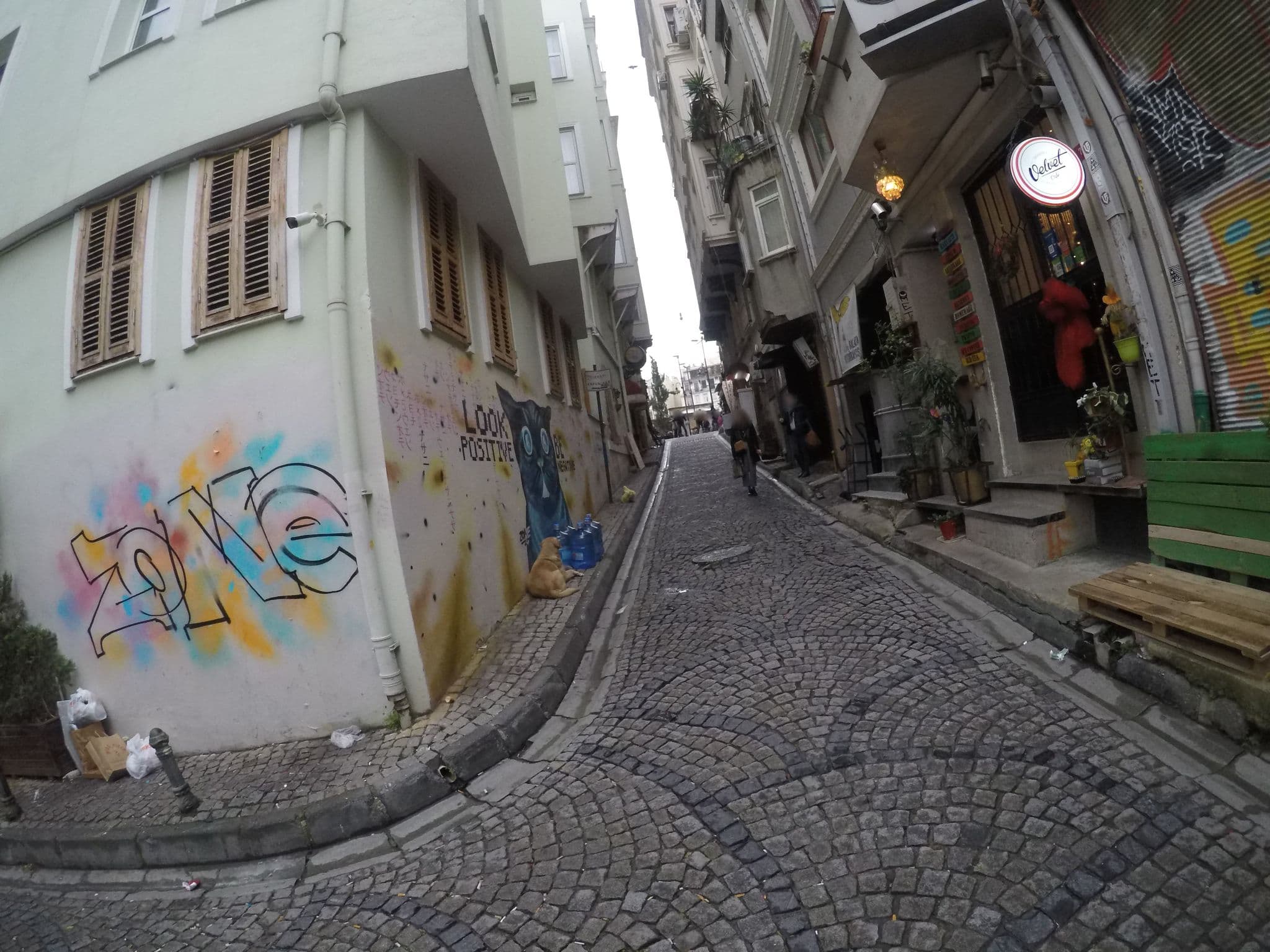 Street view near Hassan, Eminönü — © chrisbeddow (CC BY-SA · Mapillary)