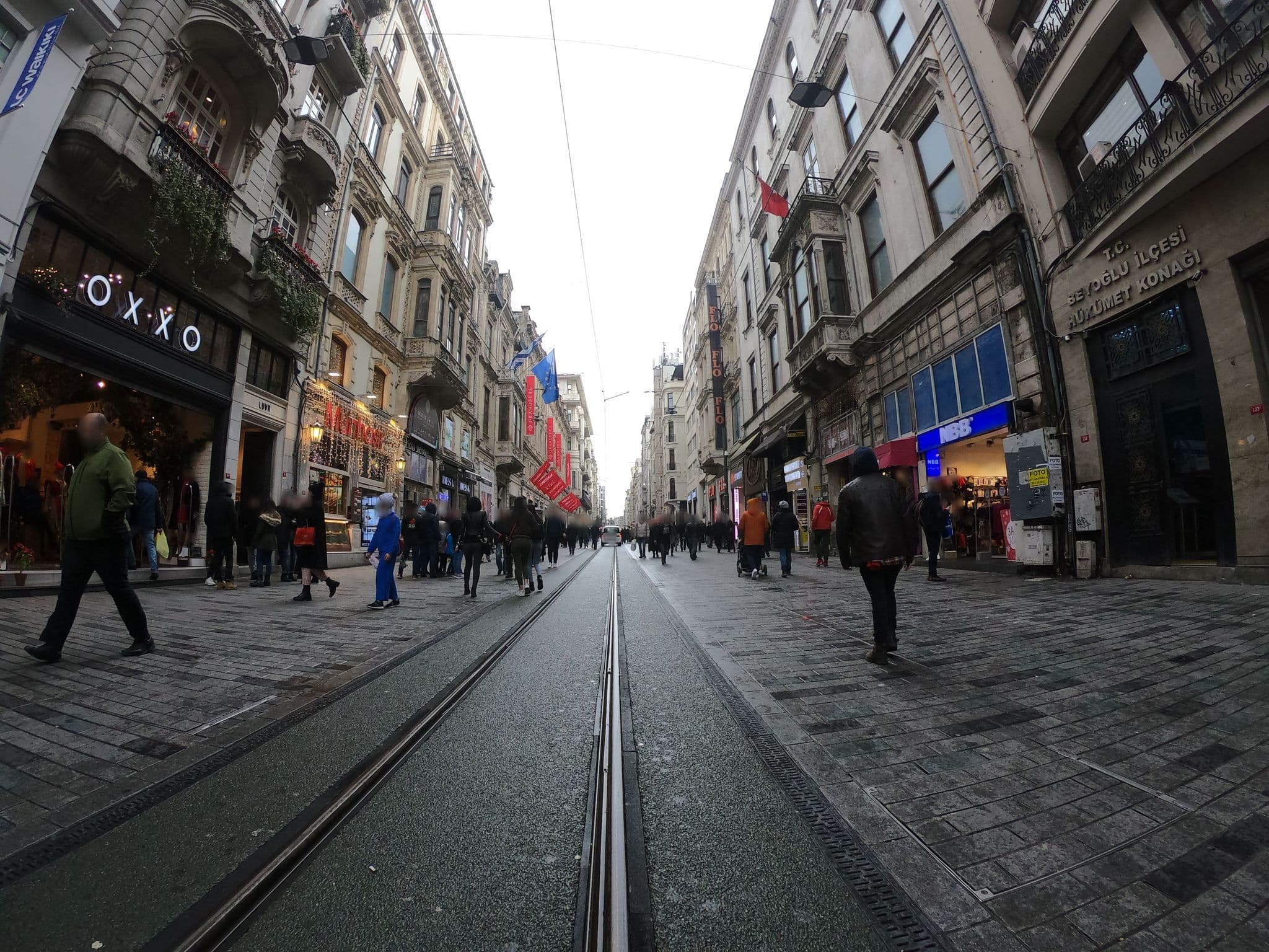 Street view near Melek Residence 401, Eminönü — © chrisbeddow (CC BY-SA · Mapillary)