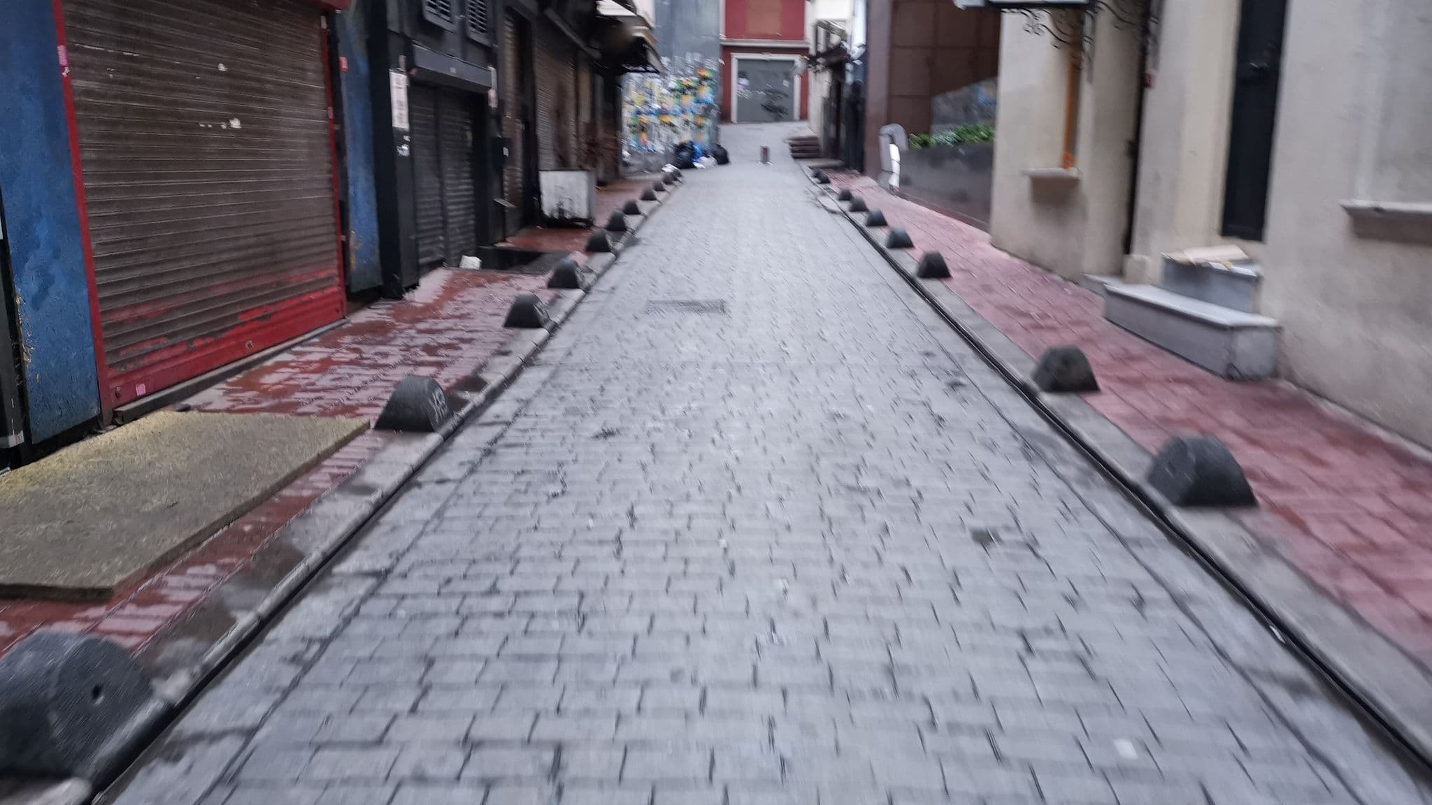 Street view near Vera Hotel Taksim, Eminönü — © asturksever (CC BY-SA · Mapillary)