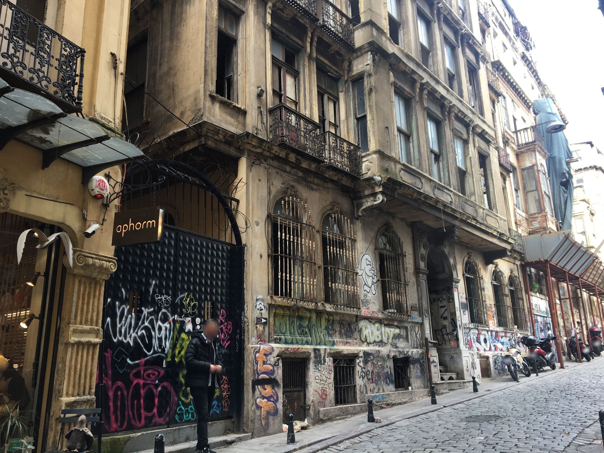 Street view near Meroddi Galata Mansion, Eminönü — © ilhankoc (CC BY-SA · Mapillary)