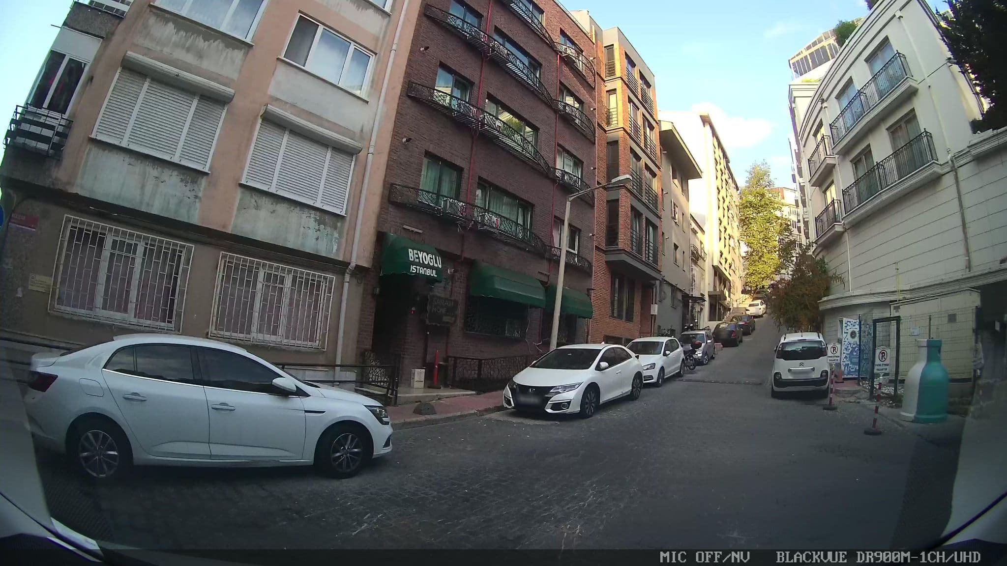 Street view near Ev Modern Beyoglu, Eminönü — © asturksever (CC BY-SA · Mapillary)