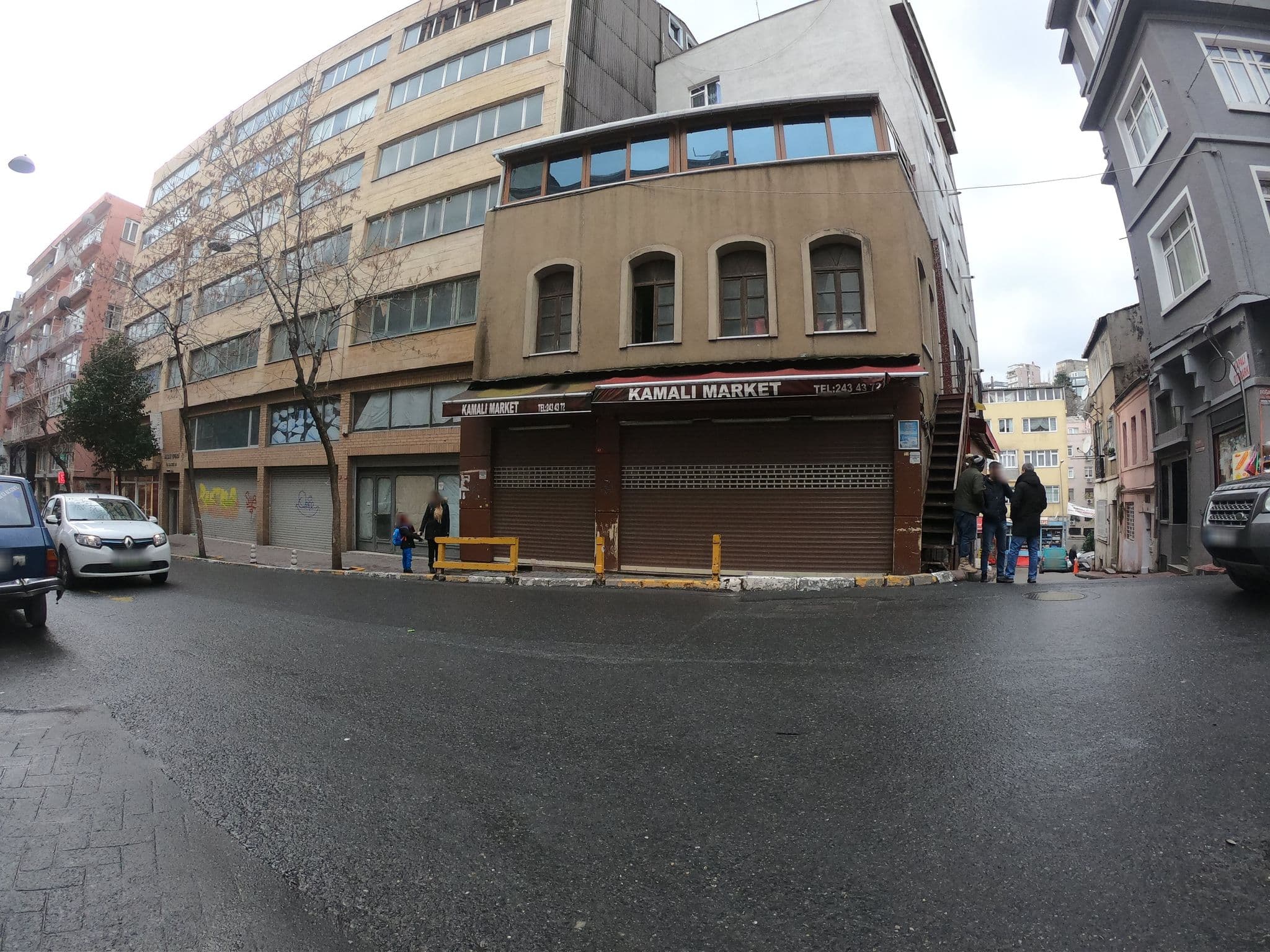 Street view near Tophane Suites Istanbul, Eminönü — © chrisbeddow (CC BY-SA · Mapillary)