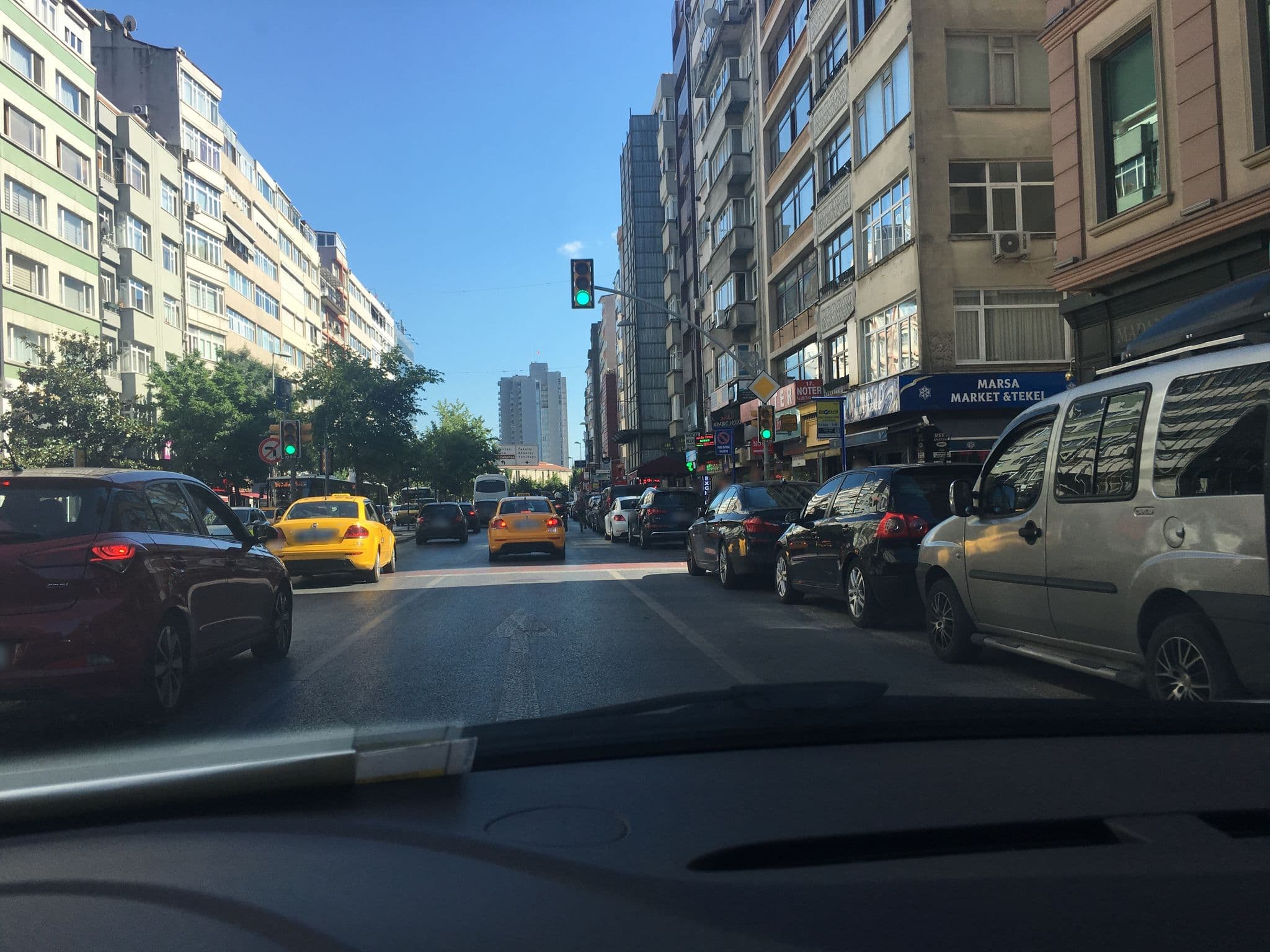 Street view near Durusu Club Hotel - Merkez Satış Ofisi, Şişli — © myusufuyan (CC BY-SA · Mapillary)