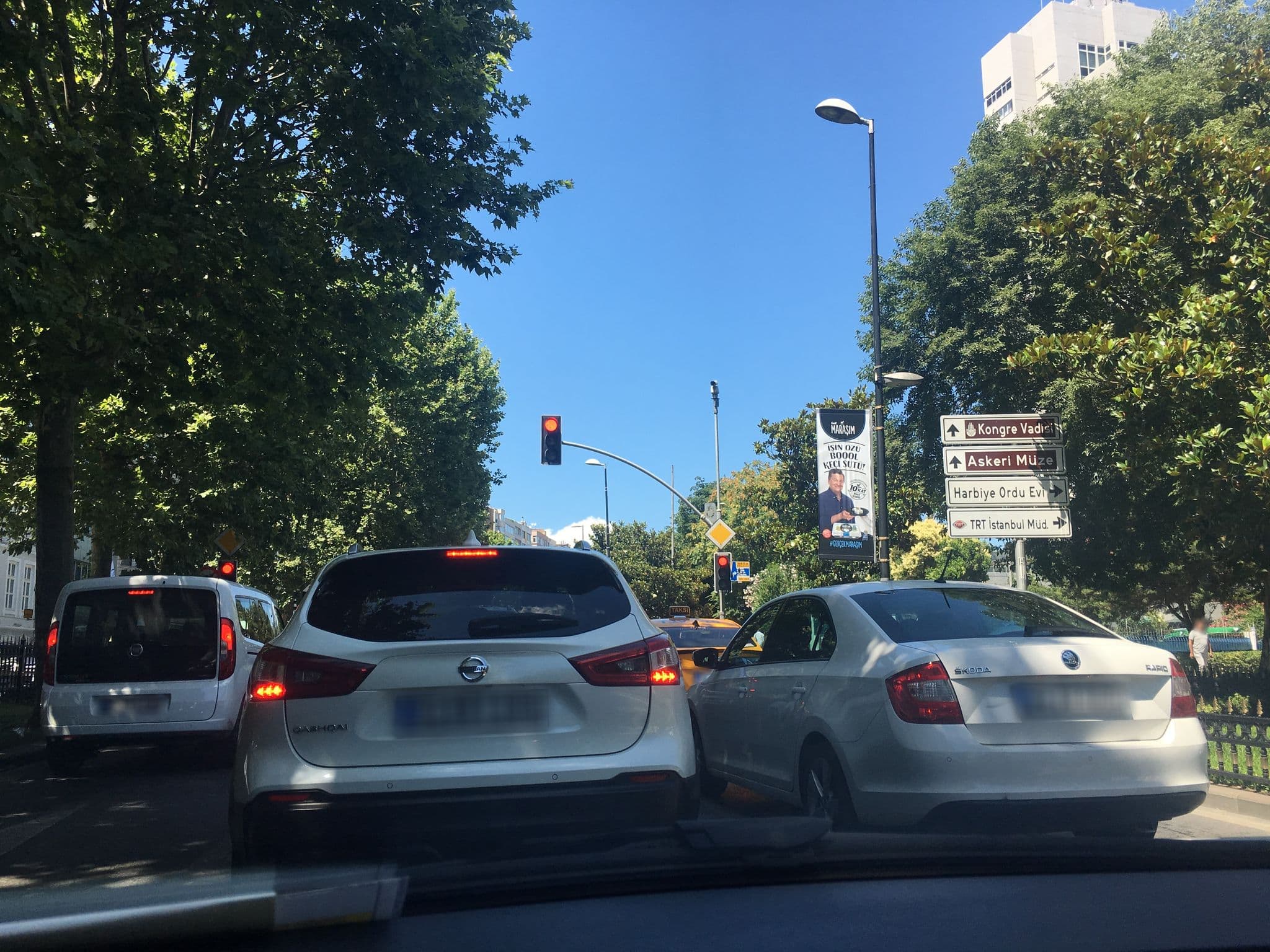 Street view near VForParty.com | Hilton Suit Party, Şişli — © myusufuyan (CC BY-SA · Mapillary)